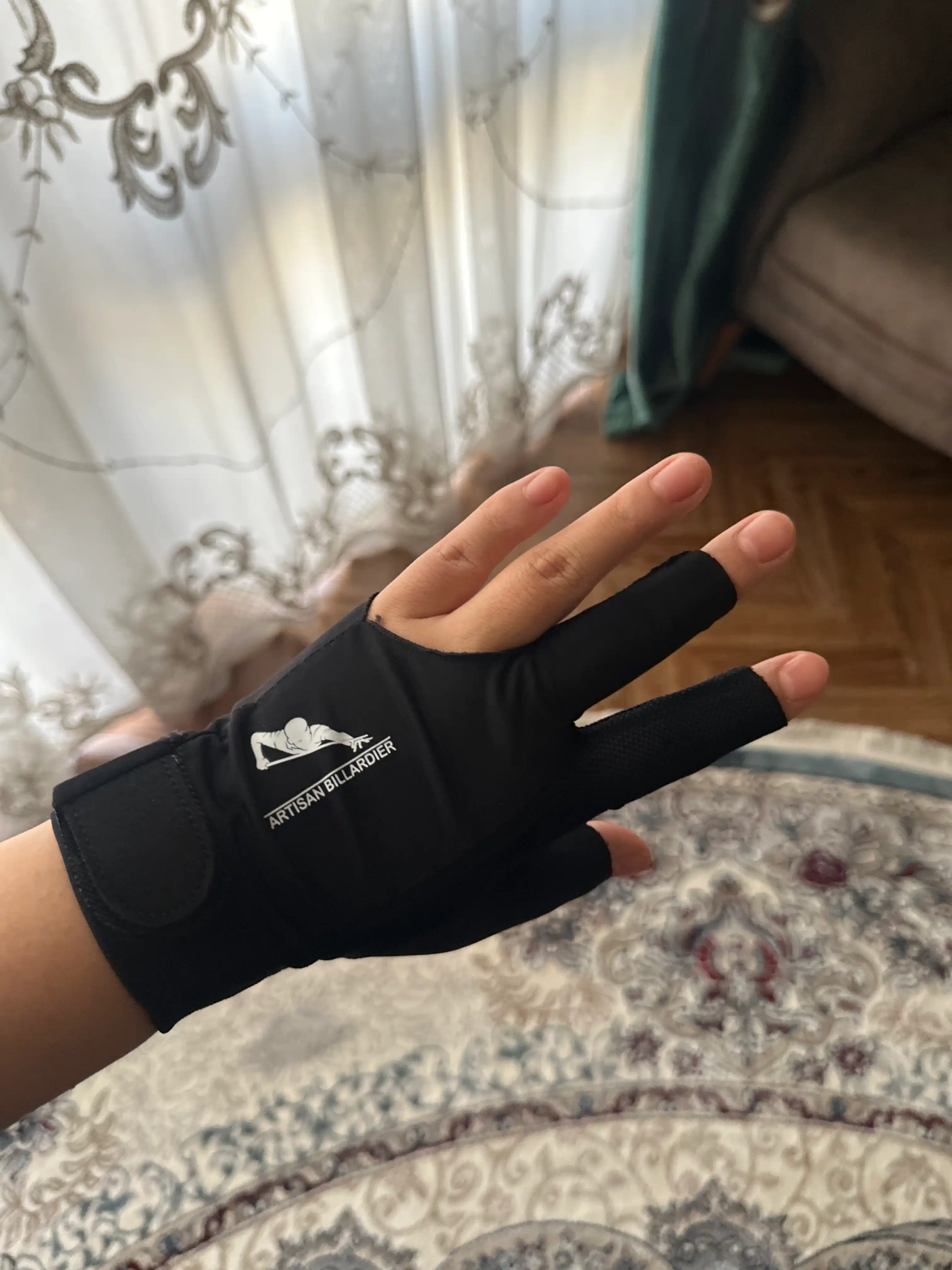 Har bir qo‘l uchun a’lo sifatli bilyard qo‘lqoplari, 1 donadan