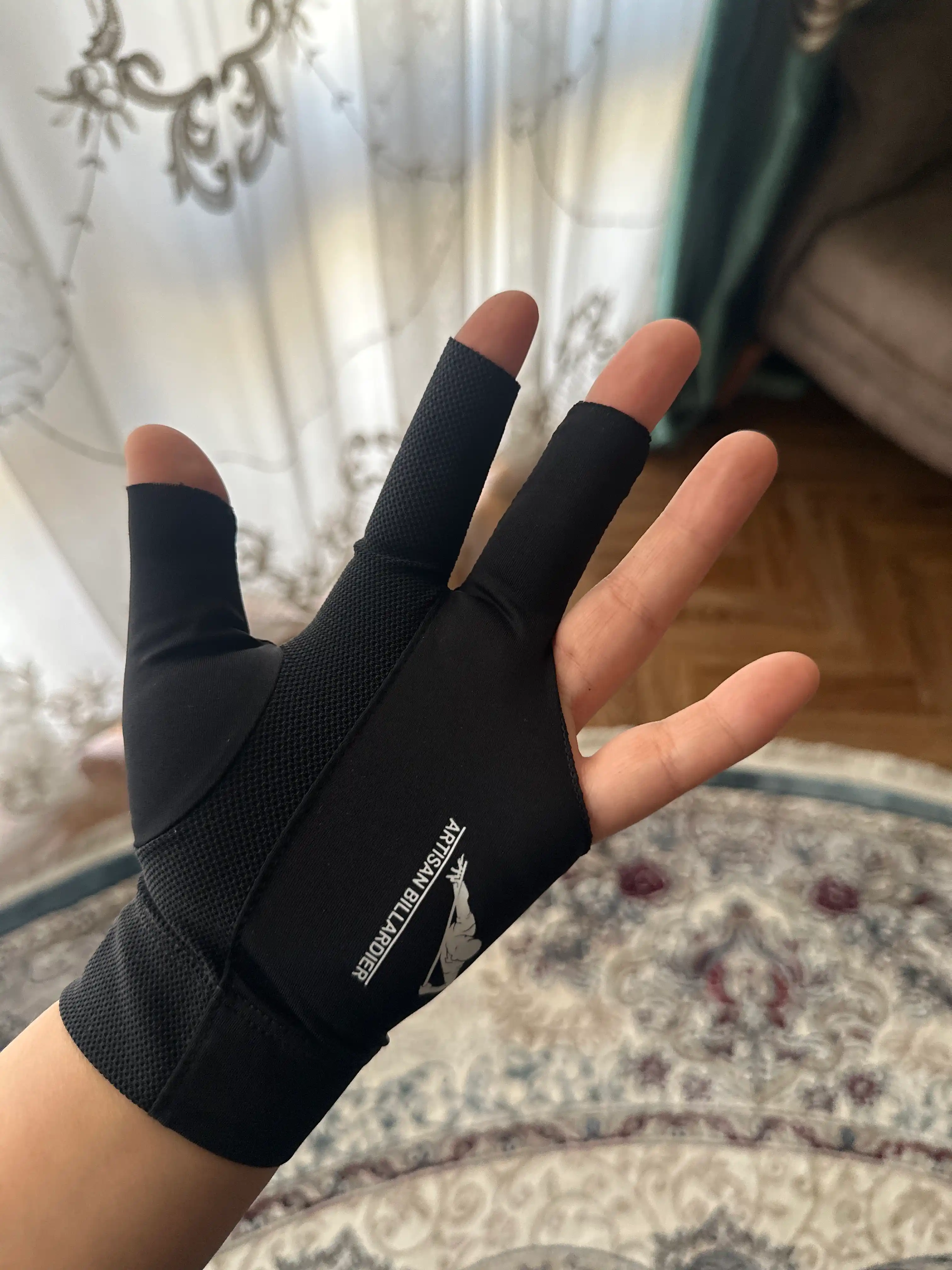 Har bir qo‘l uchun a’lo sifatli bilyard qo‘lqoplari, 1 donadan