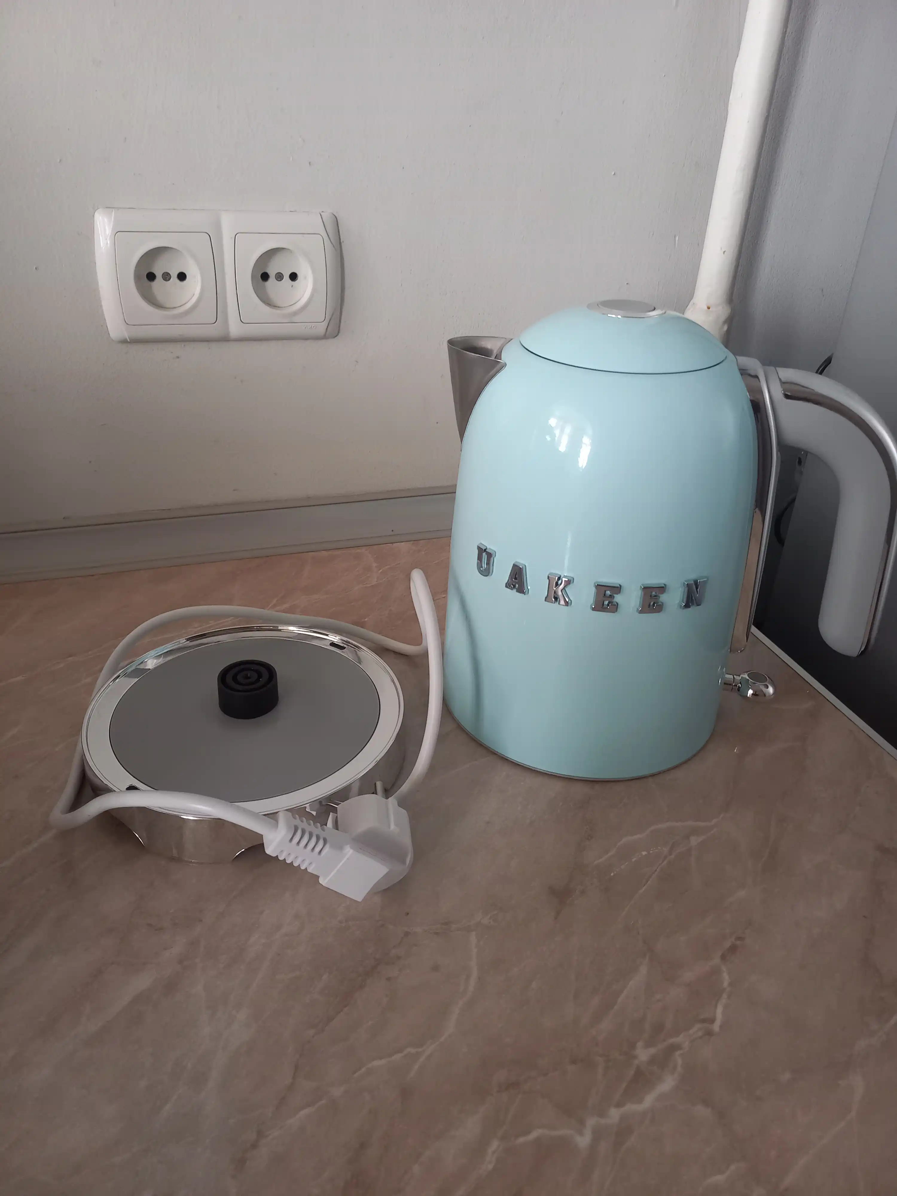 Uakeen ZL-2706 elektr chaynik, 2 litr — choyni kutmasdan, darhol iching