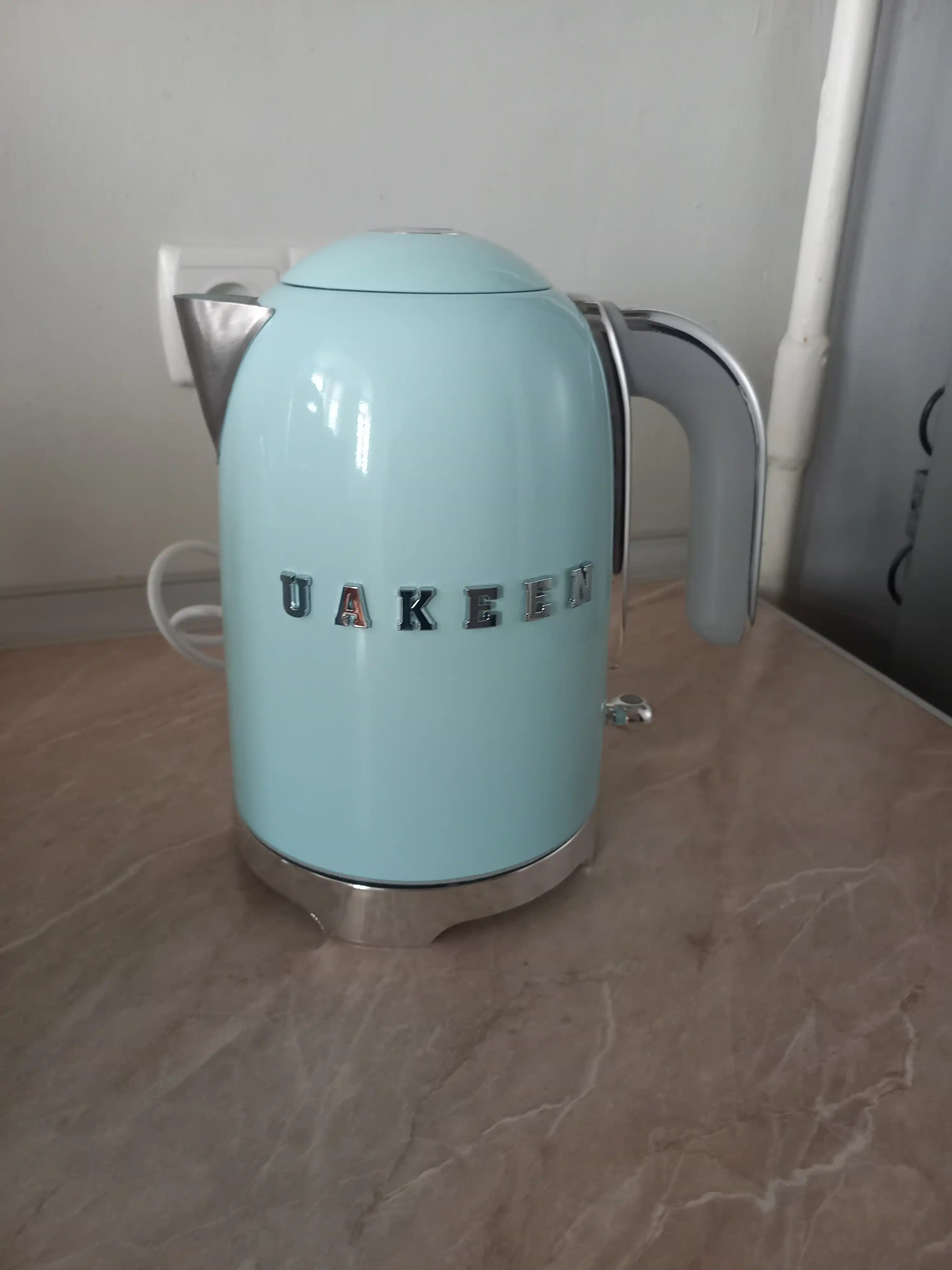 Uakeen ZL-2706 elektr chaynik, 2 litr — choyni kutmasdan, darhol iching