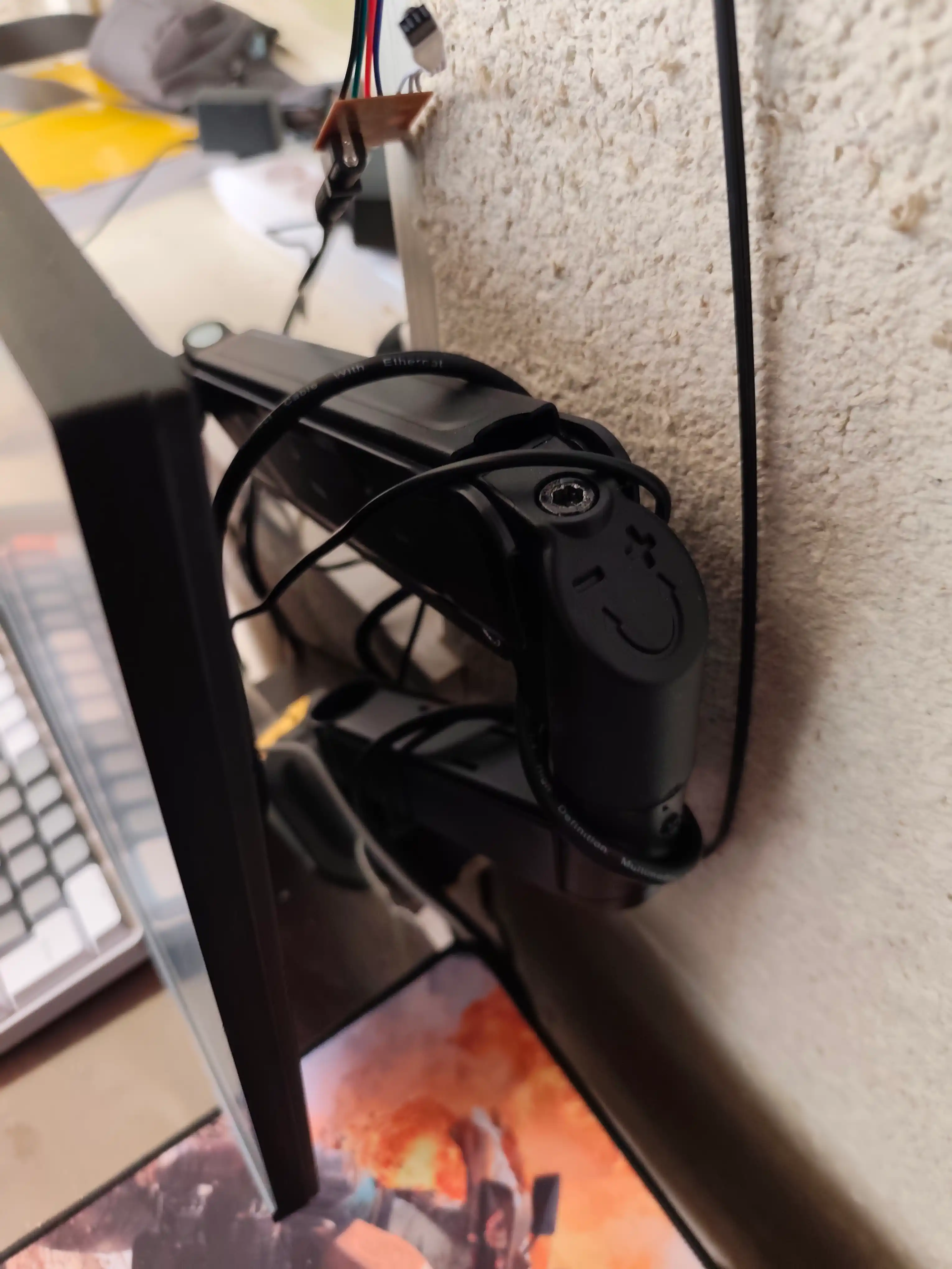 Monitorlar uchun kronshteyn, ekran diagonali 17 - 32, 10 kg F80