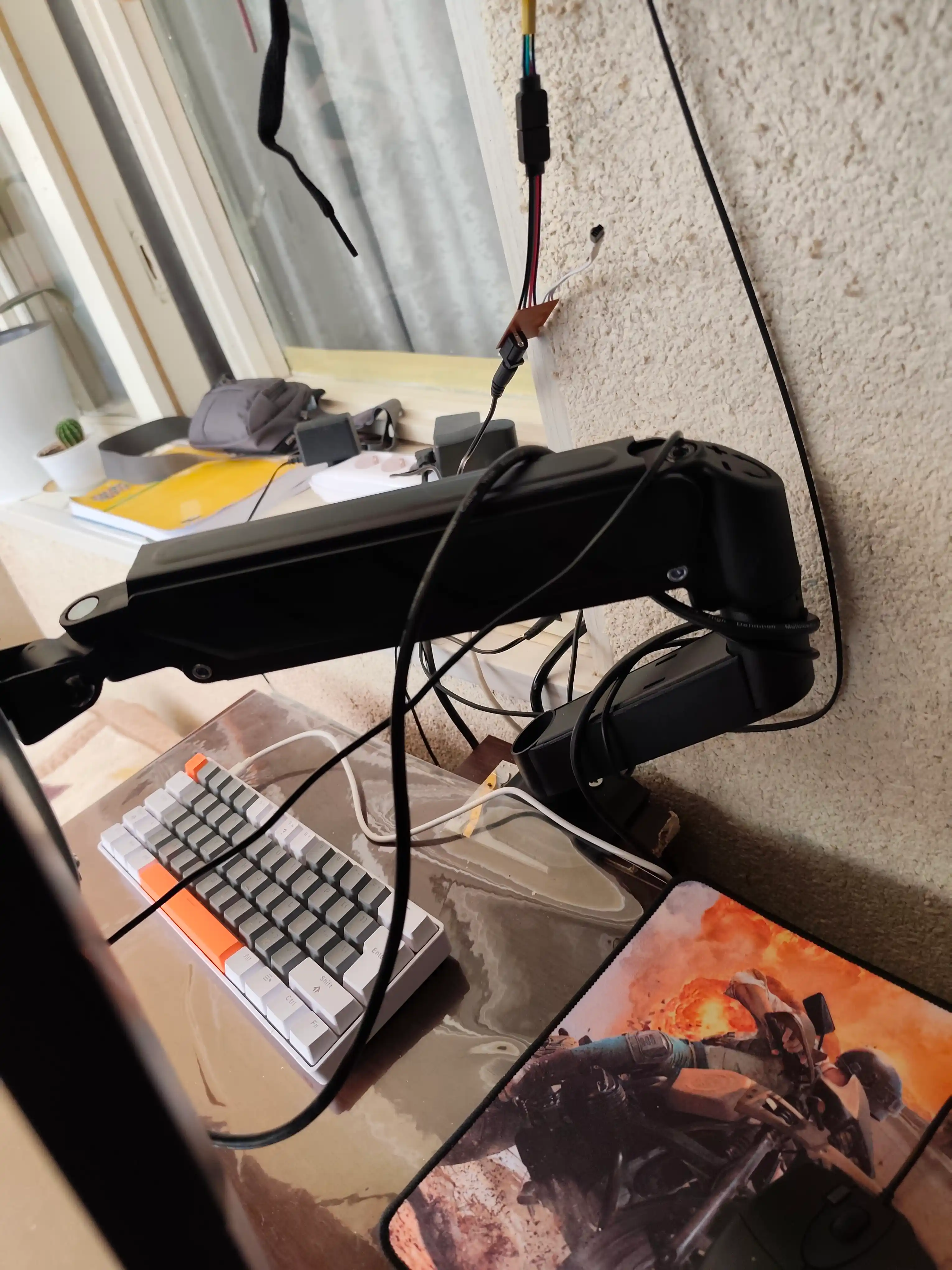 Monitorlar uchun kronshteyn, ekran diagonali 17 - 32, 10 kg F80