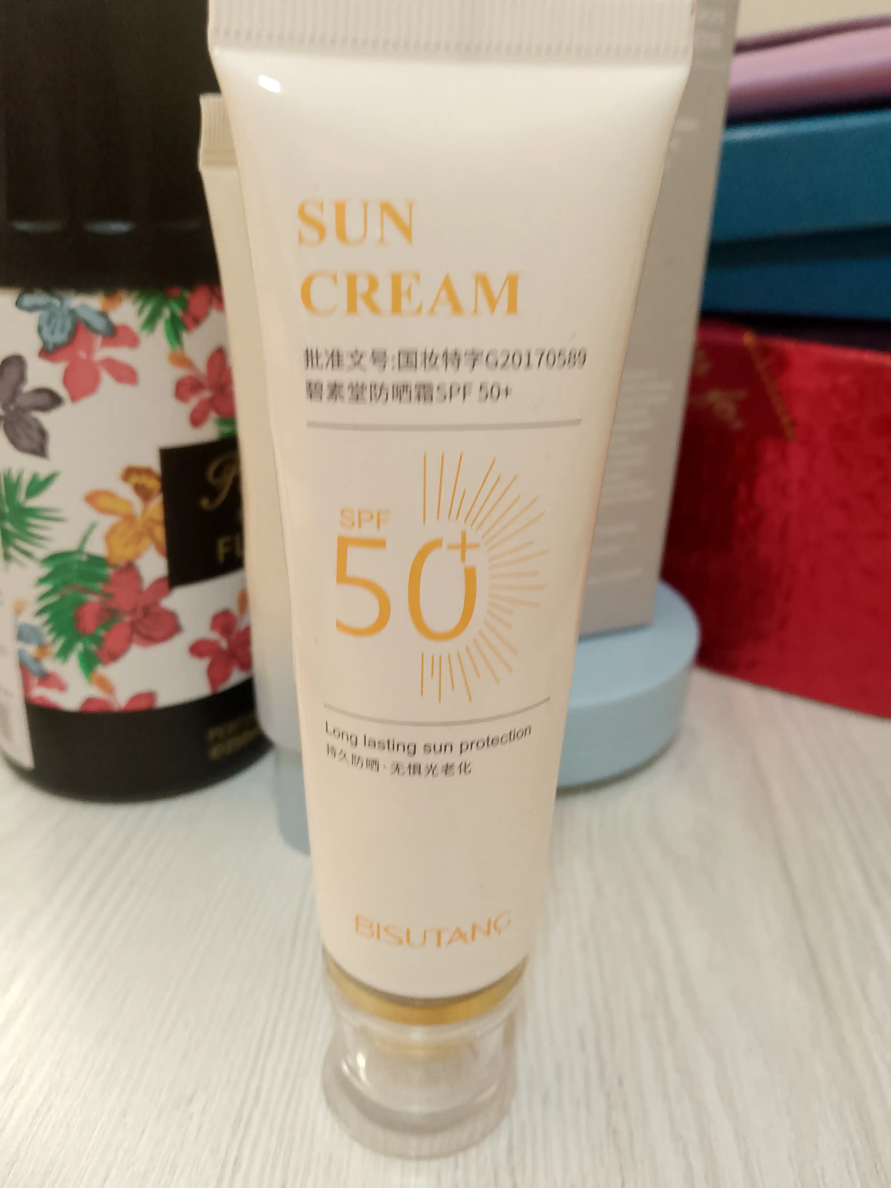 Крем солнцезащитный c SPF50+ PA+++ защита от УФ лучей