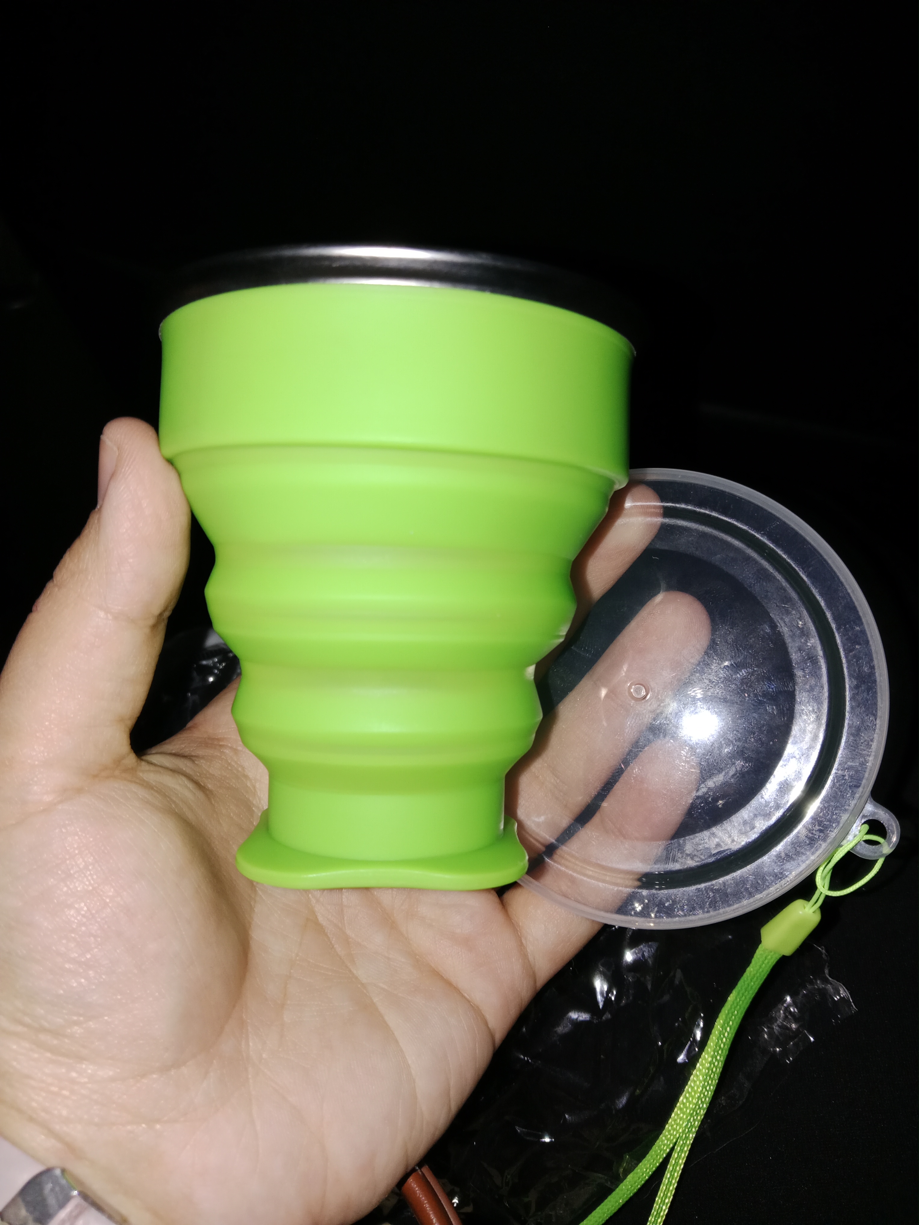 Silikon qopqoqli yig‘ma stakan, 200 ml