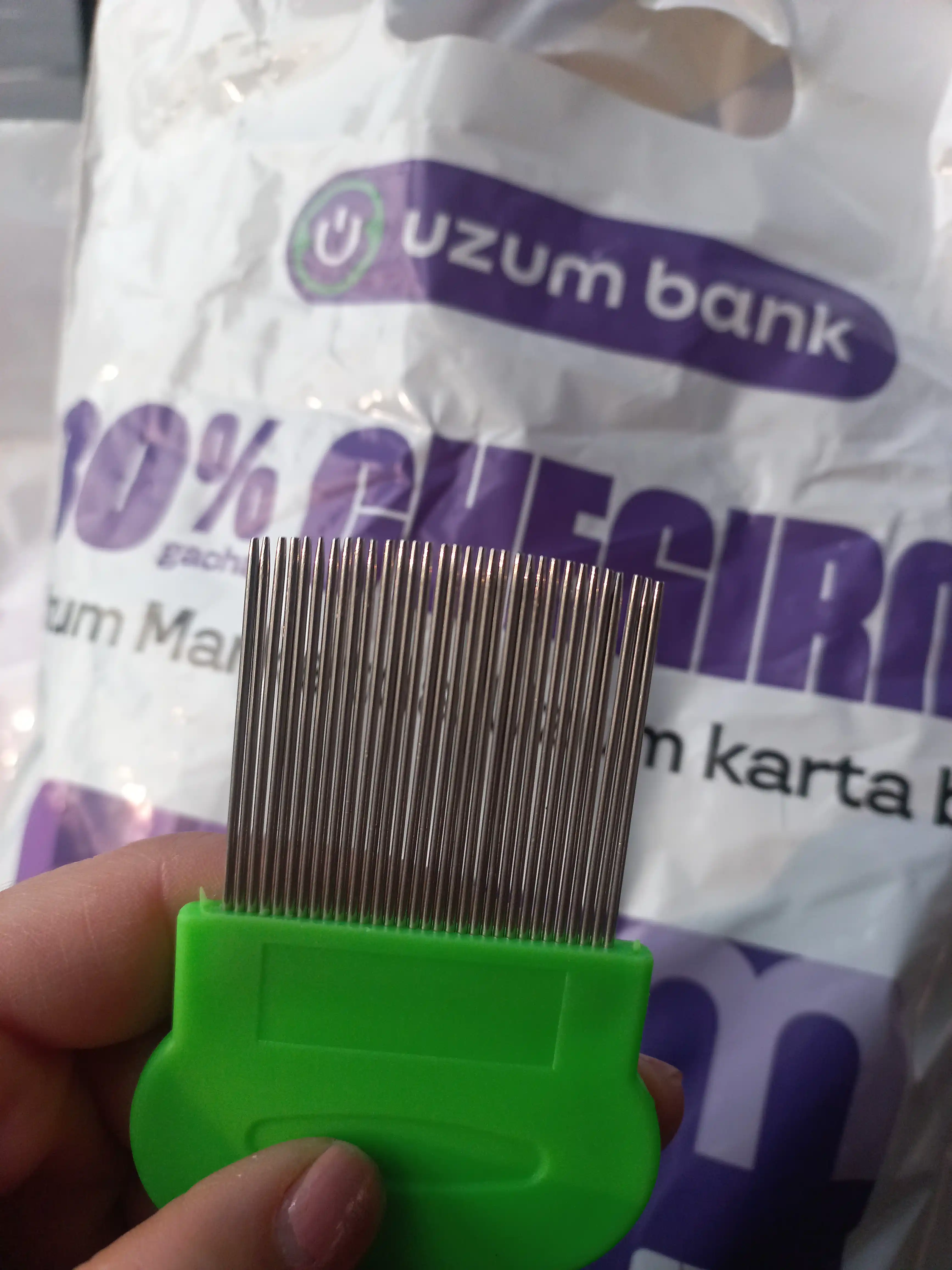 Burgalar, bitlar, nitslar uchun taroq, itlar, mushuklar uchun cho'tka
