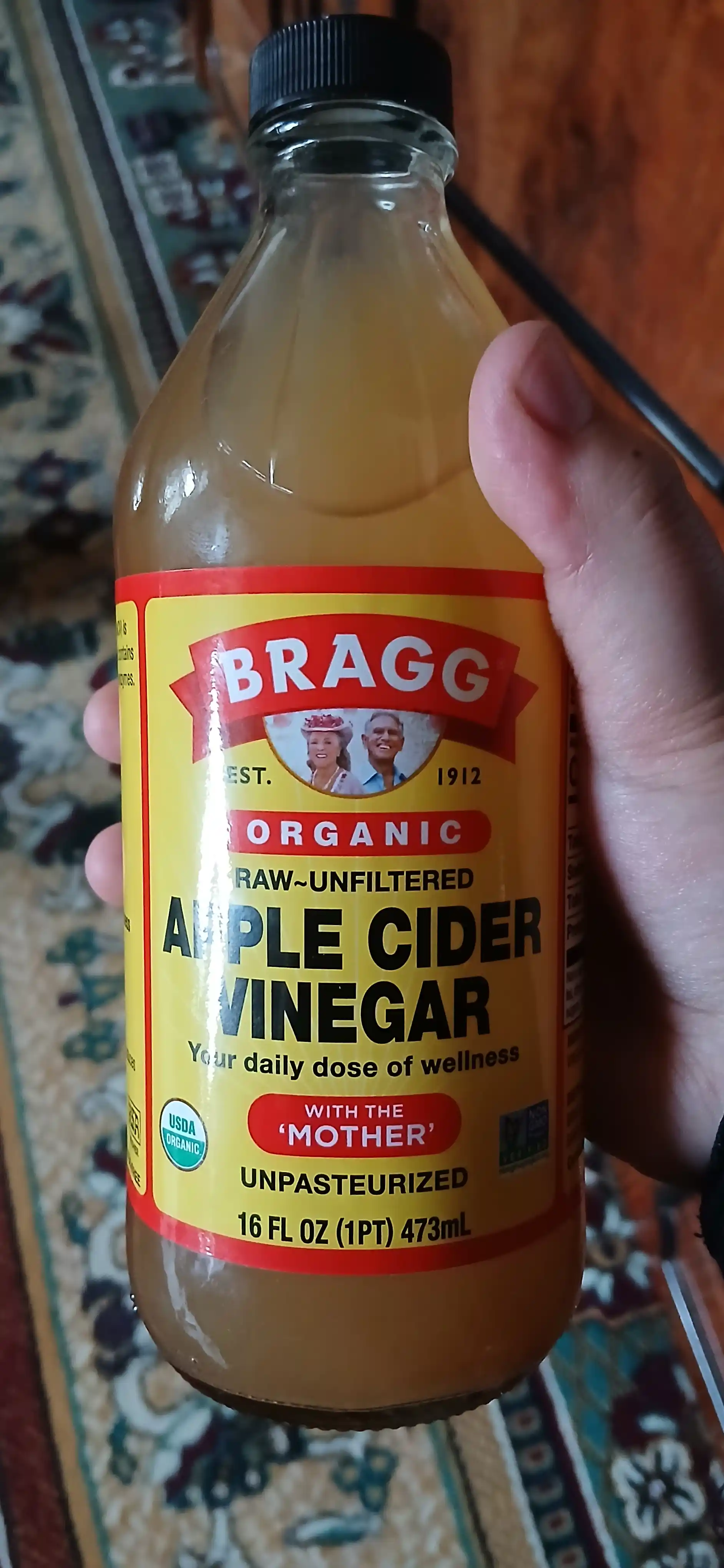 Bragg Органический яблочный уксус неосветлённый, с натуральной уксусной маткой
