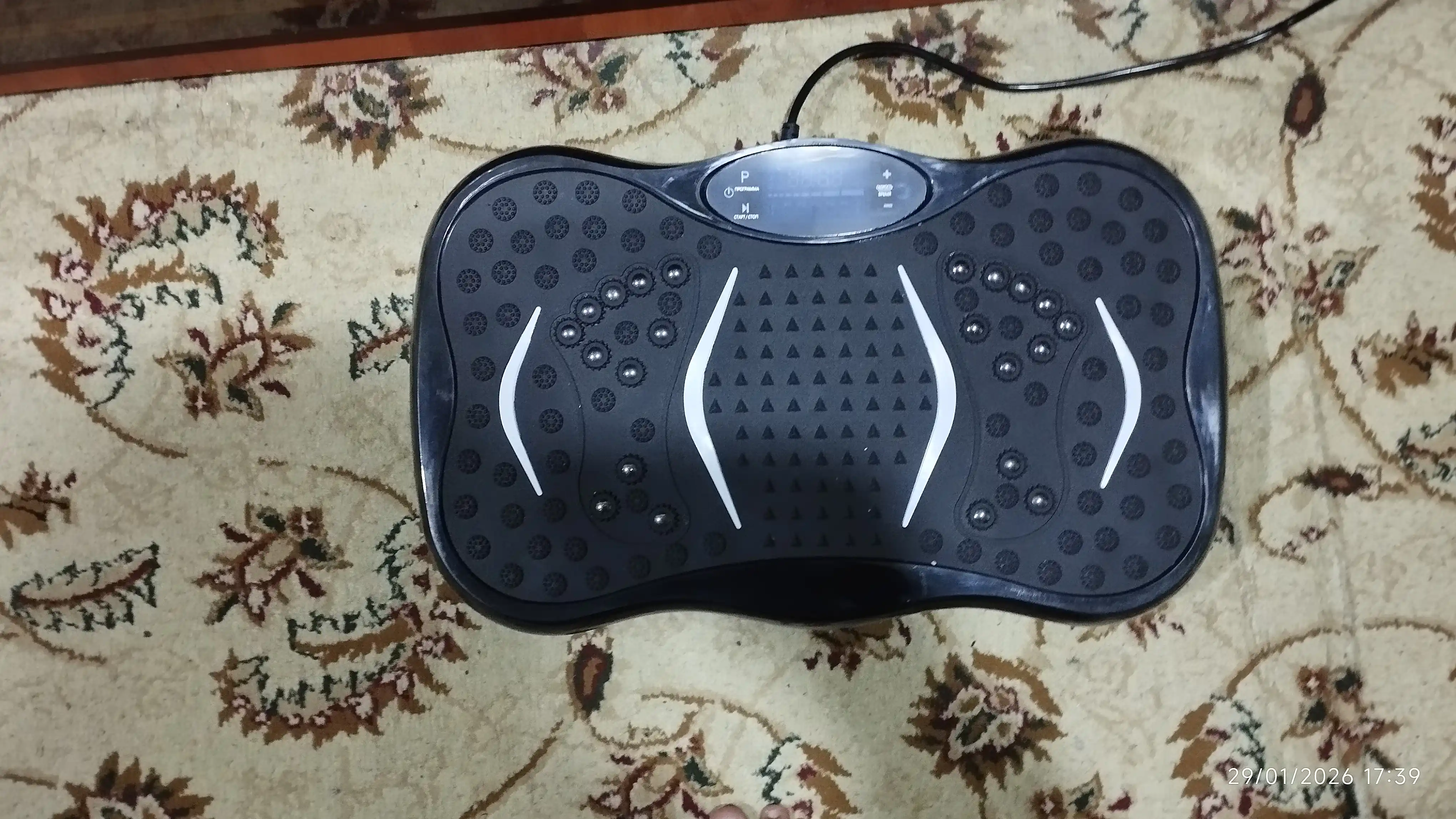 Vibratsion fitnes platforma — massaj funksiyasi  KECHITE tish rezinalari bilan