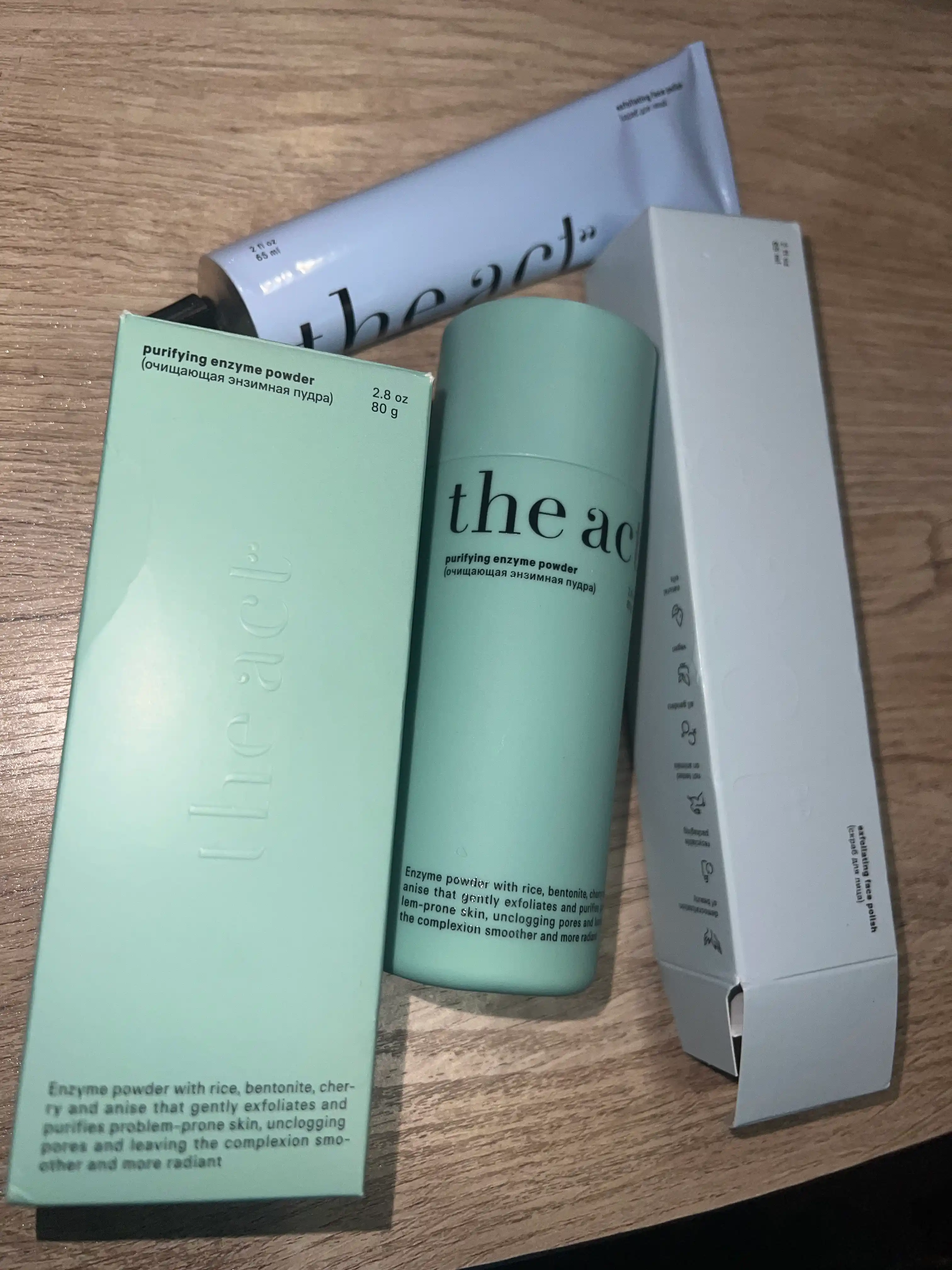 The Act yuz uchun polirlaydigan skrab, eksfoliatsiya (po‘st tashlash) ta’siri bilan, 65 ml
