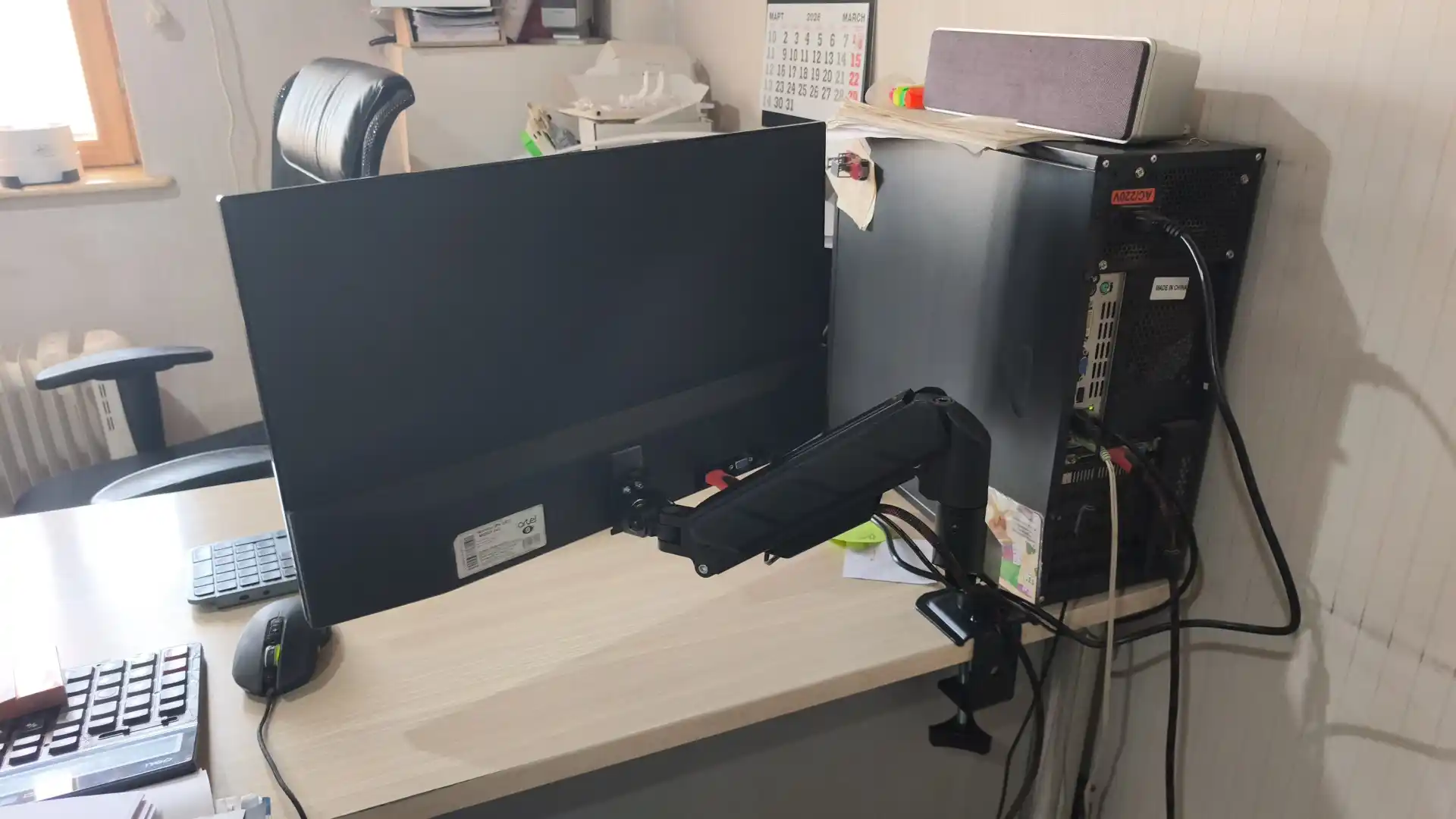 Monitorlar uchun kronshteyn, ekran diagonali 17 - 32, 10 kg F80