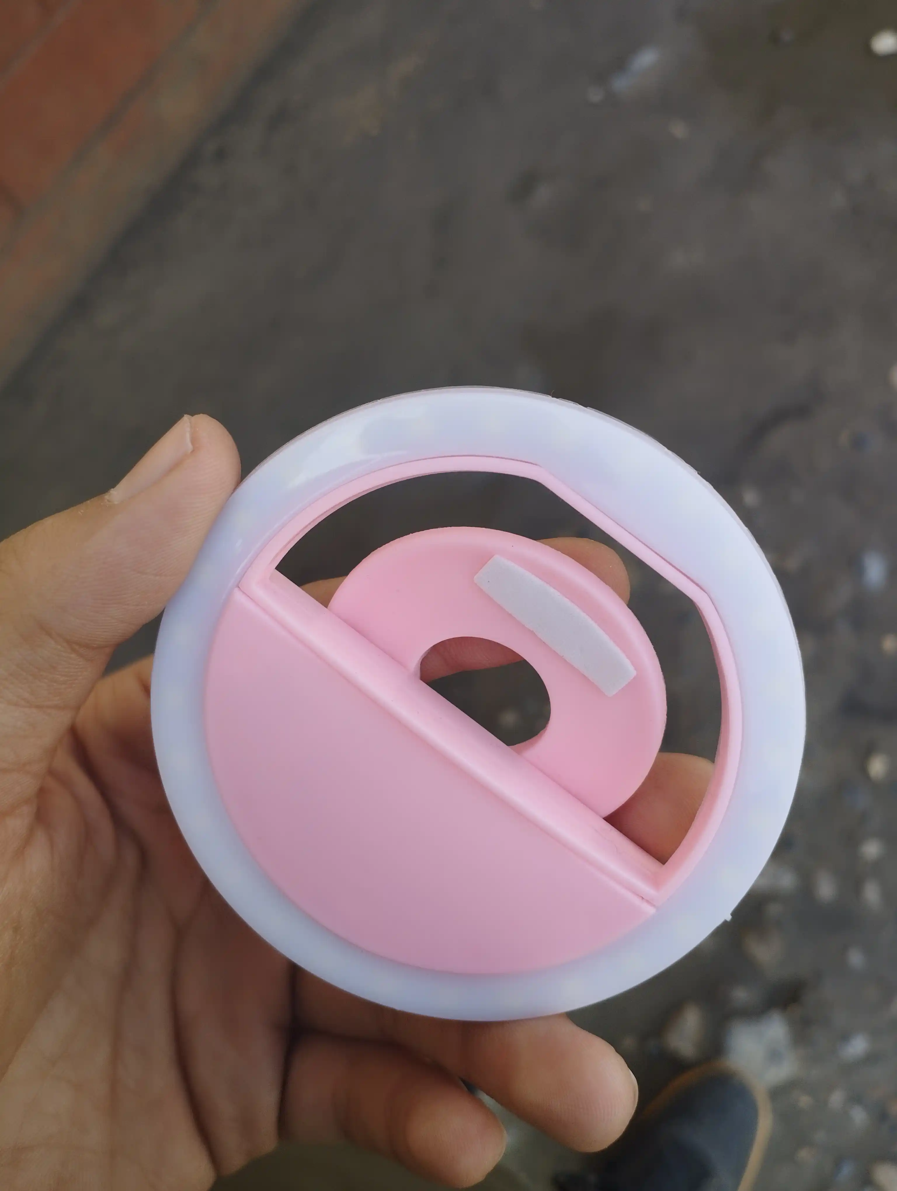 Кольцевая лампа GlowClip для телефона