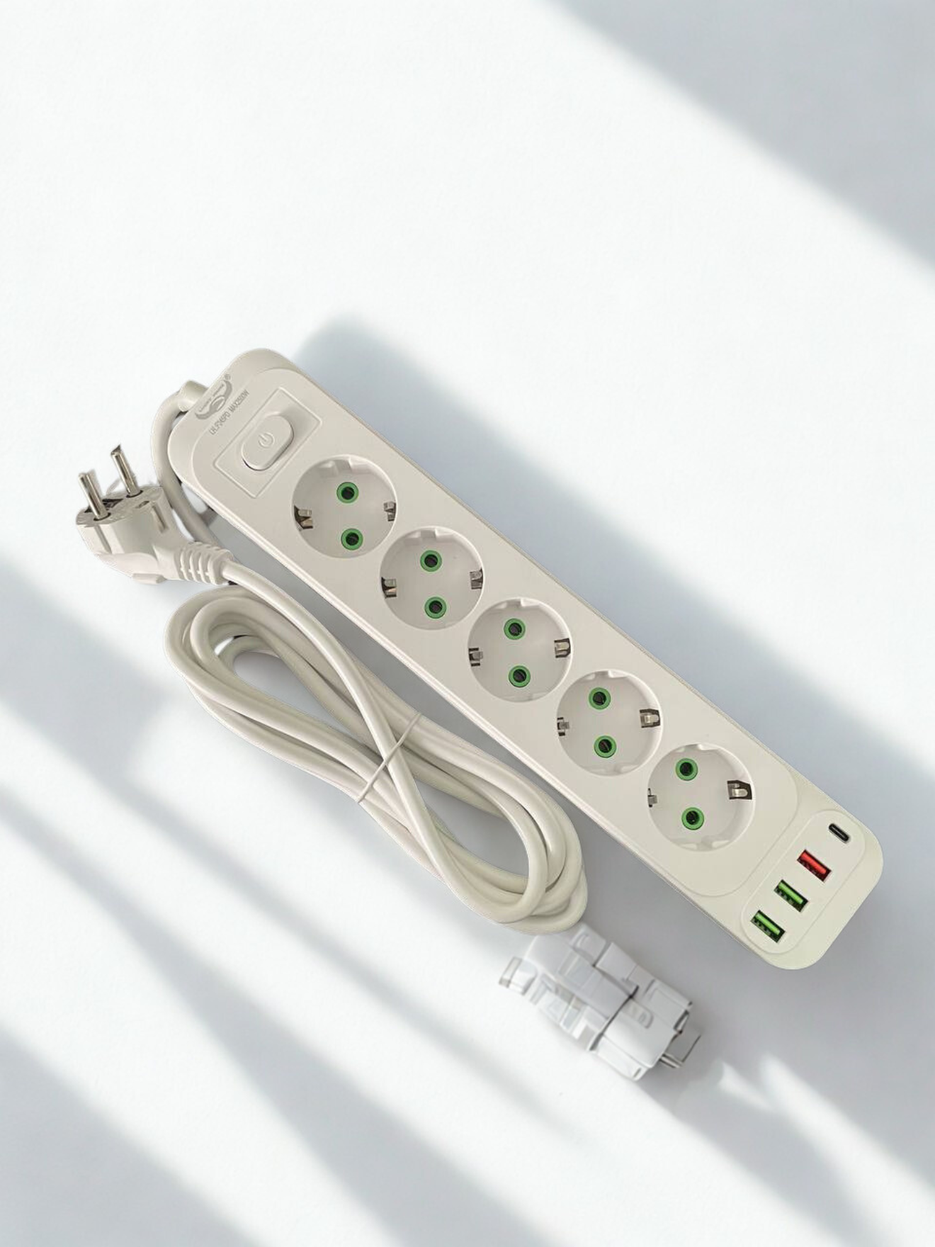 Сетевой фильтр-удлинитель с USB и Type-C,5 розеток + 3USB+Type-C, 2500W, с кнопкой питания