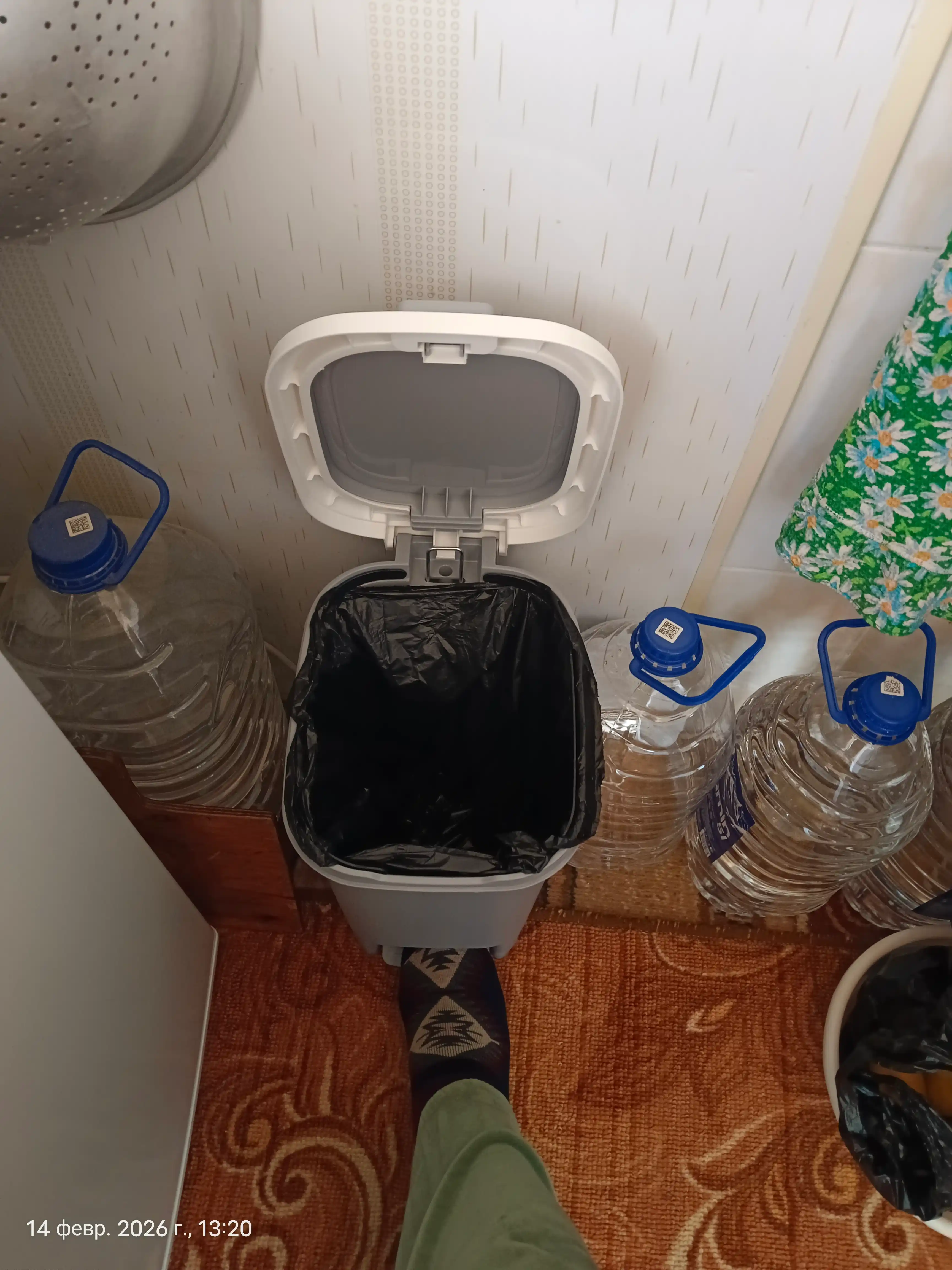 Uy va ofis uchun metall va plastikdan yasalgan chiqindi chelagi