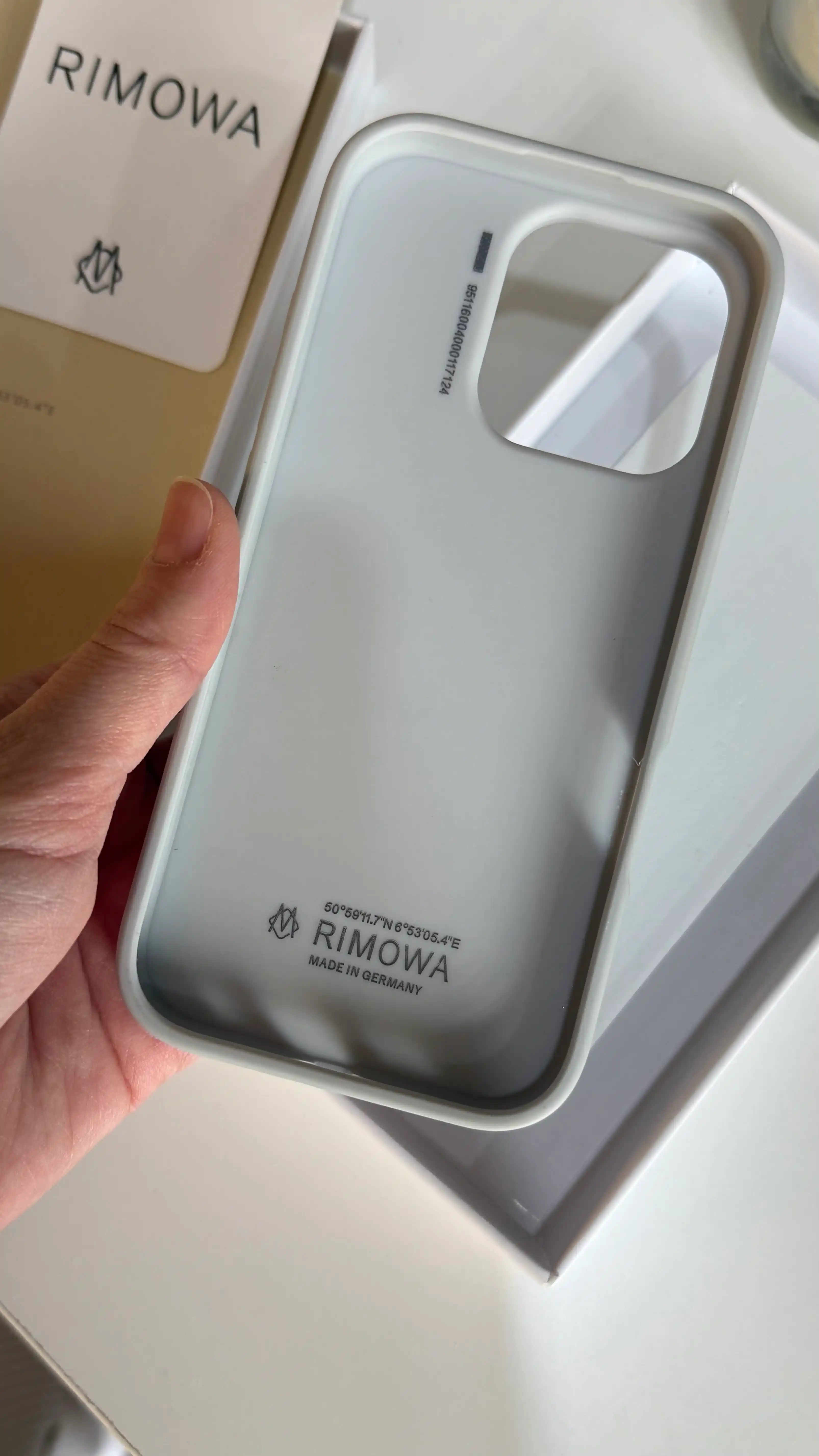 IPhone 16 va iPhone 17 uchun Rimowa telefon g‘ilofi, zarbaga chidamli, himoyalovchi