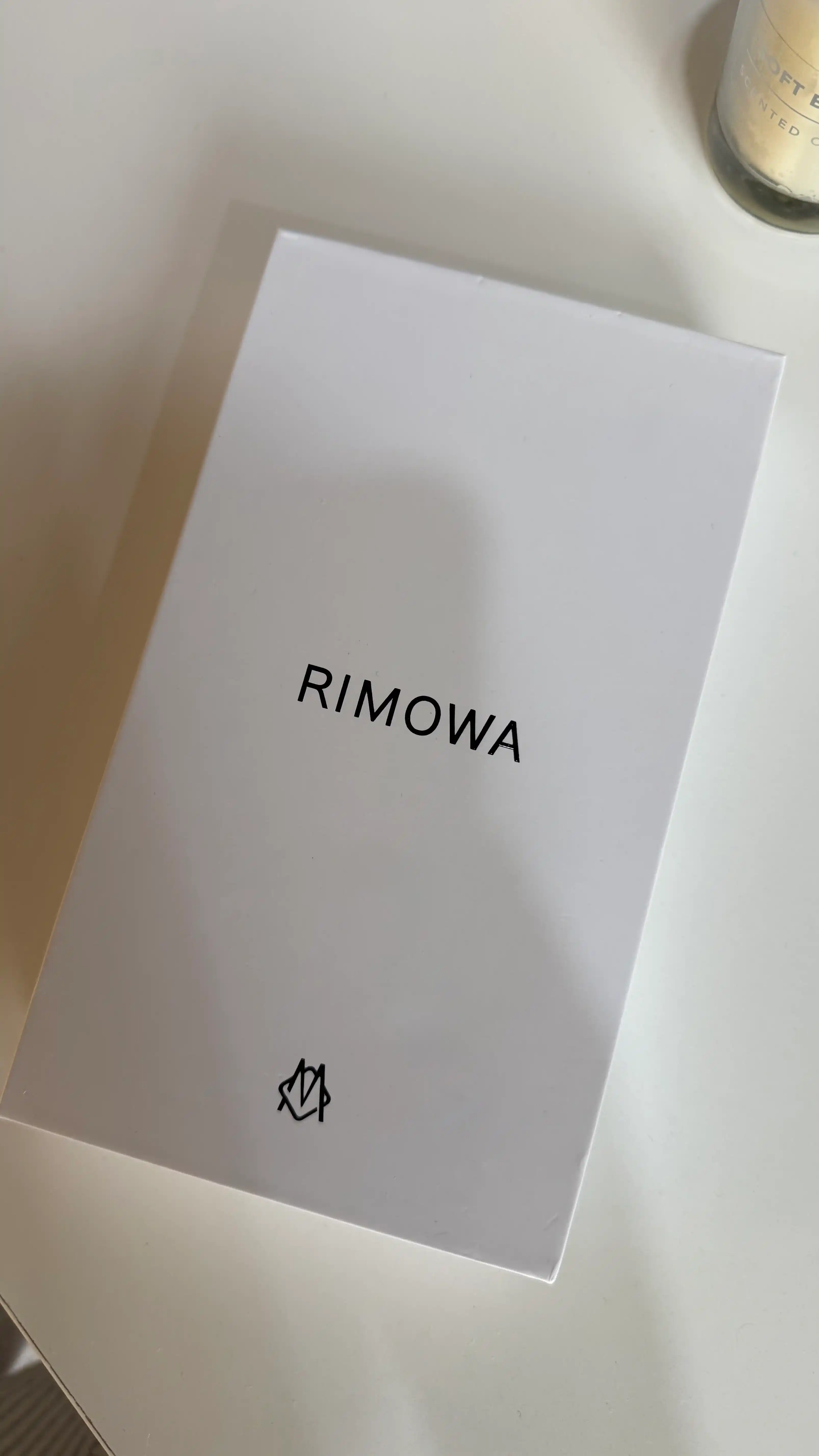 IPhone 16 va iPhone 17 uchun Rimowa telefon g‘ilofi, zarbaga chidamli, himoyalovchi