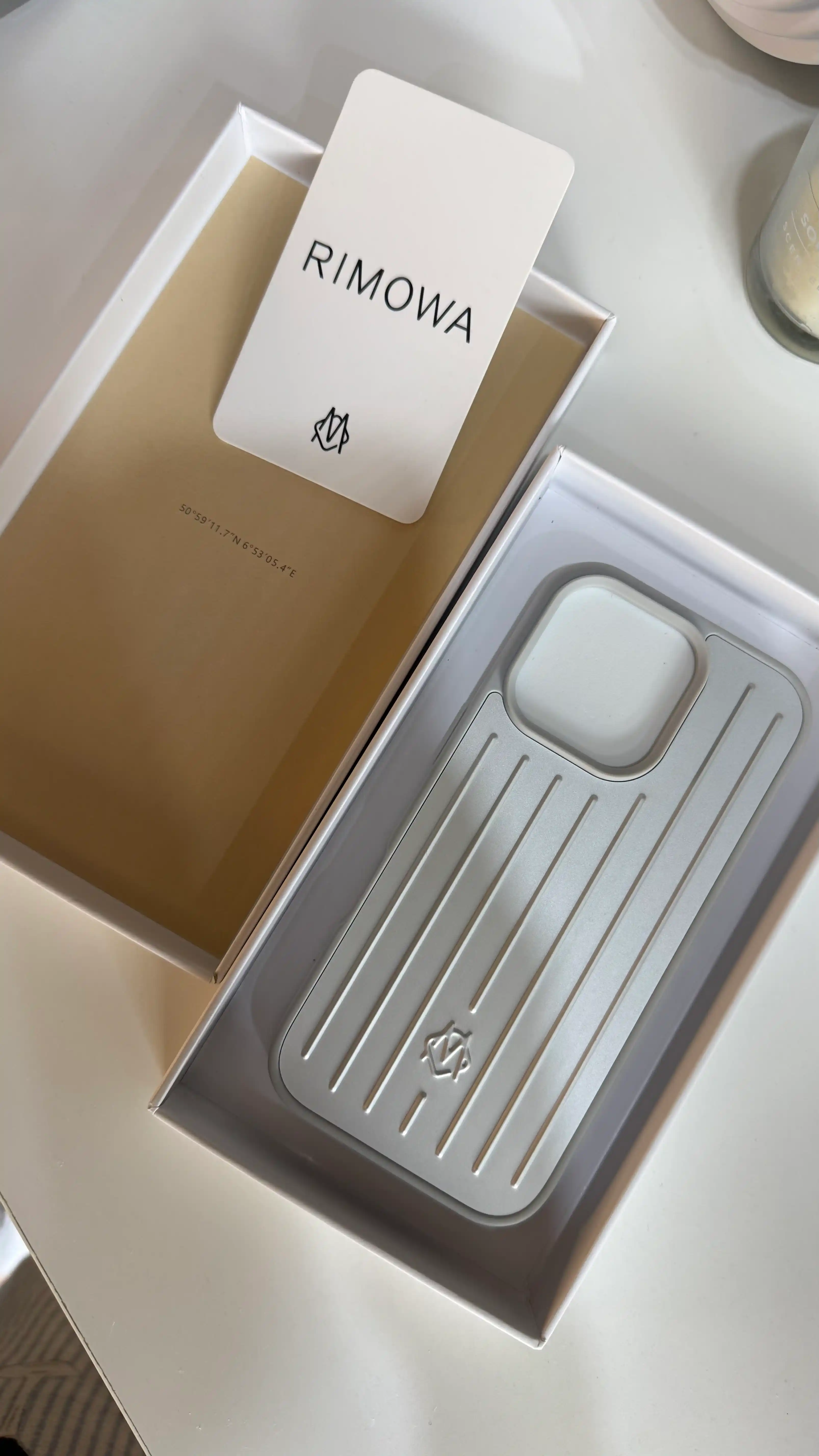 IPhone 16 va iPhone 17 uchun Rimowa telefon g‘ilofi, zarbaga chidamli, himoyalovchi