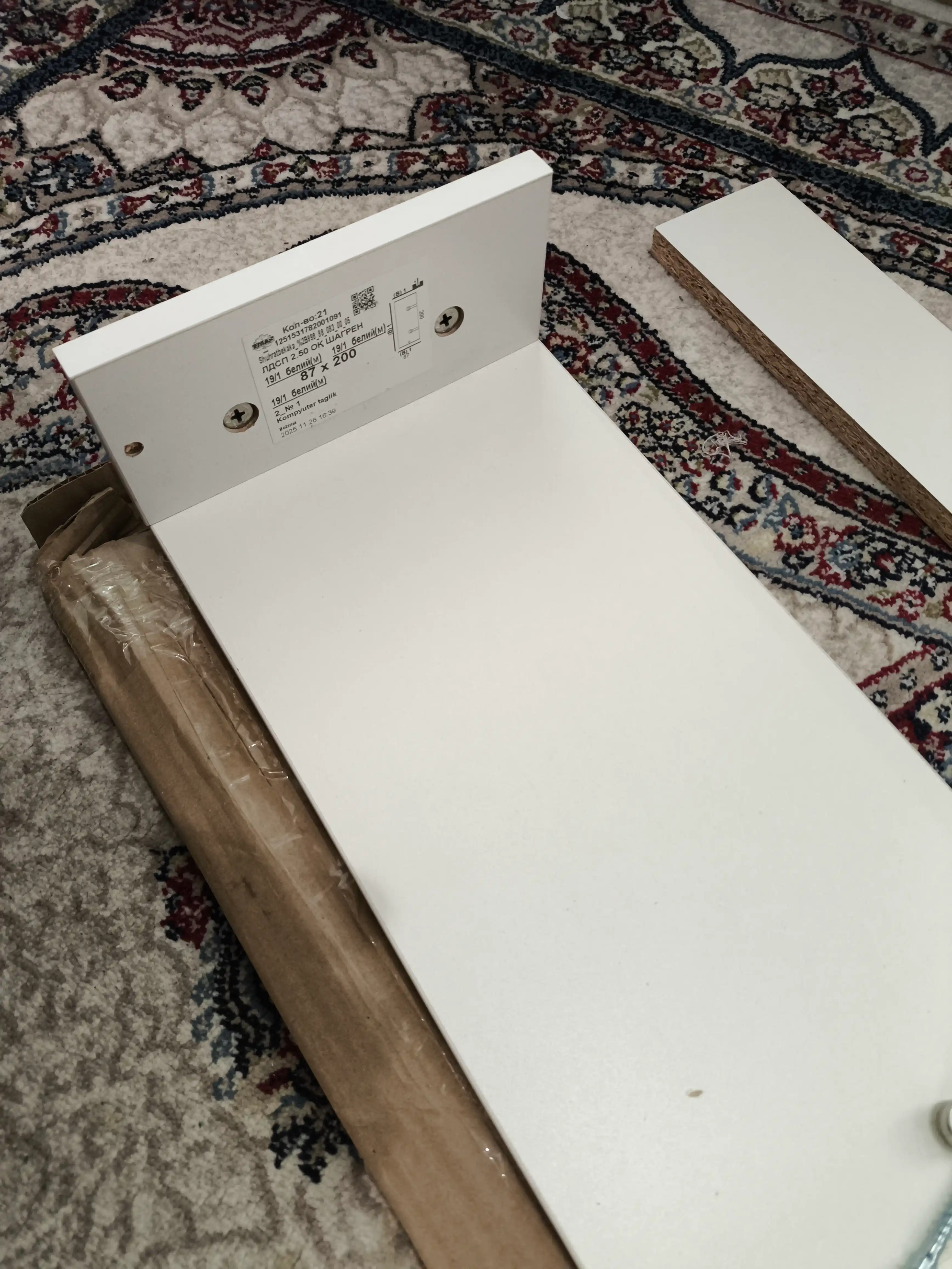 Monitor uchun stol tagligi, kompyuter uchun stol tagligi