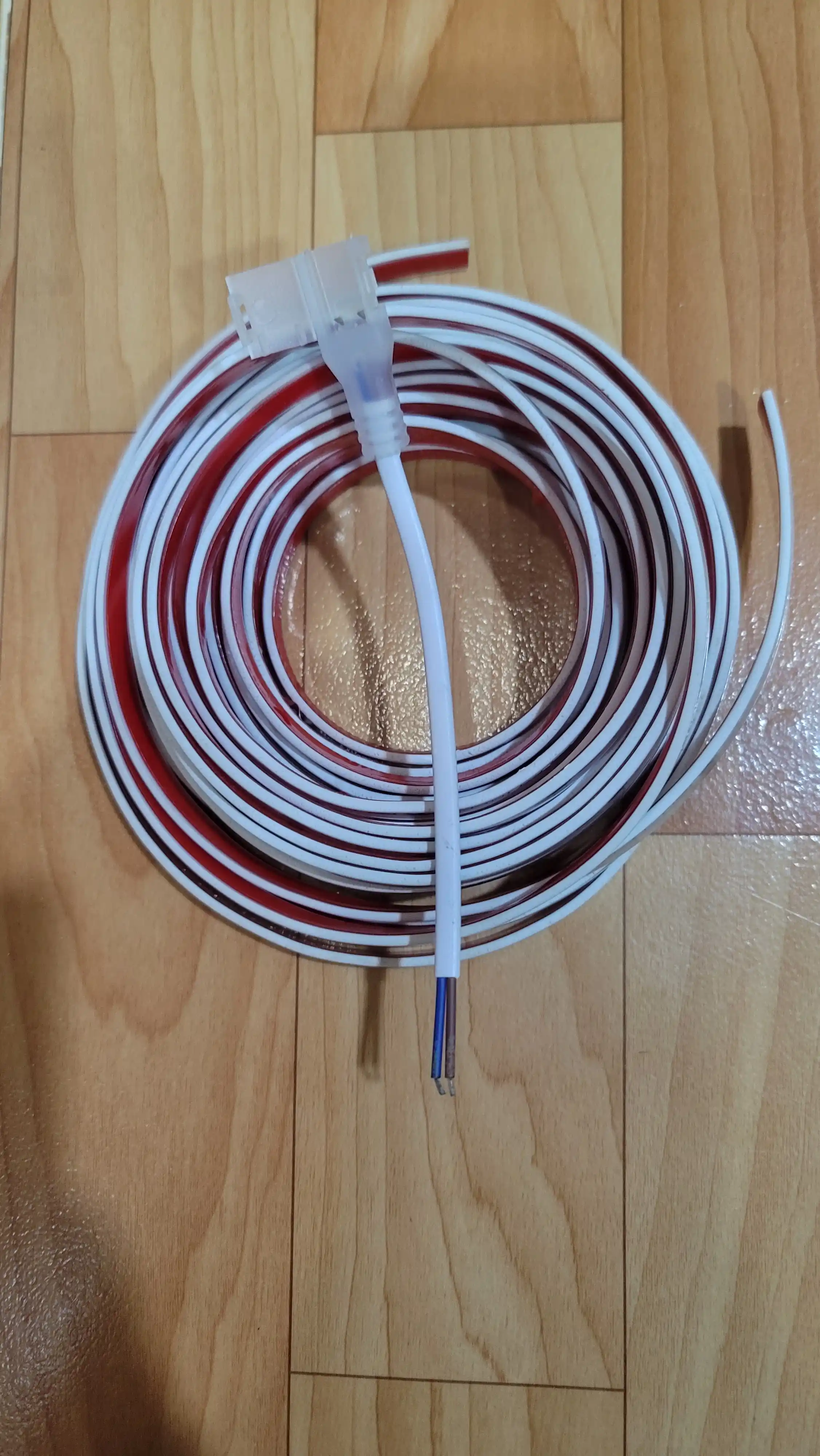 LED yoritish lentasi 220V IP65 — uy va ko‘cha uchun