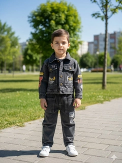 Черное стекло