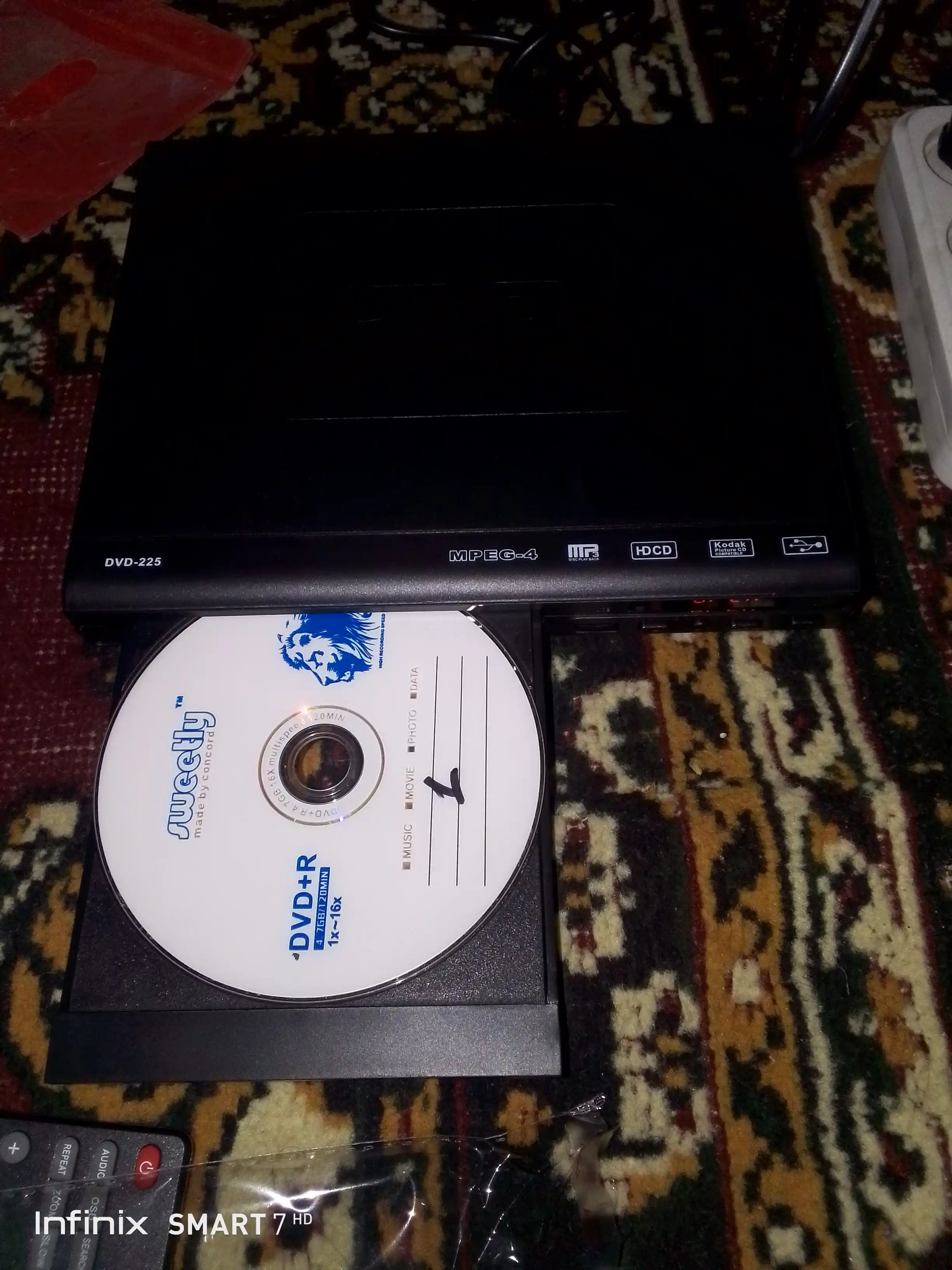 Mini DVD pleer, televizor uchun CD disk pleeri, AV-stereo chiqish, USB, 720P