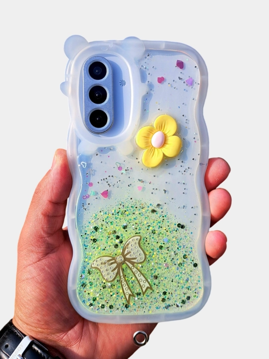 Samsung A06, A56 uchun 3D gulli silikon g‘ilof, tasmali dekorativ dizayn
