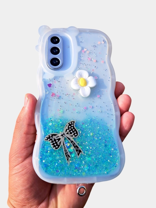 Силиконовый чехол с 3D цветком для Samsung A06, A56 декоративный дизайн, с ремешком