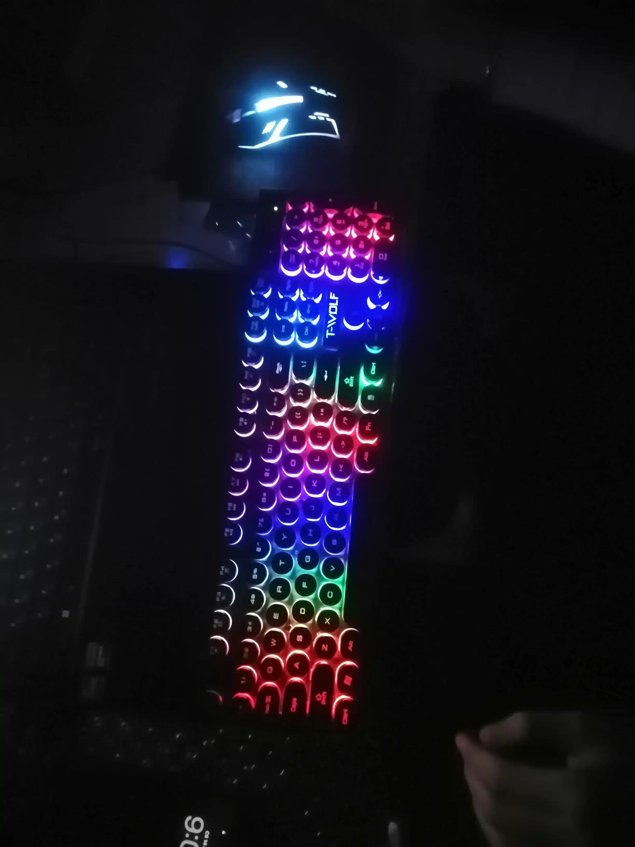 O'yin klaviatura va sichqonchasi T-Wolf TF270,GTX350,TF200 led chiroqli