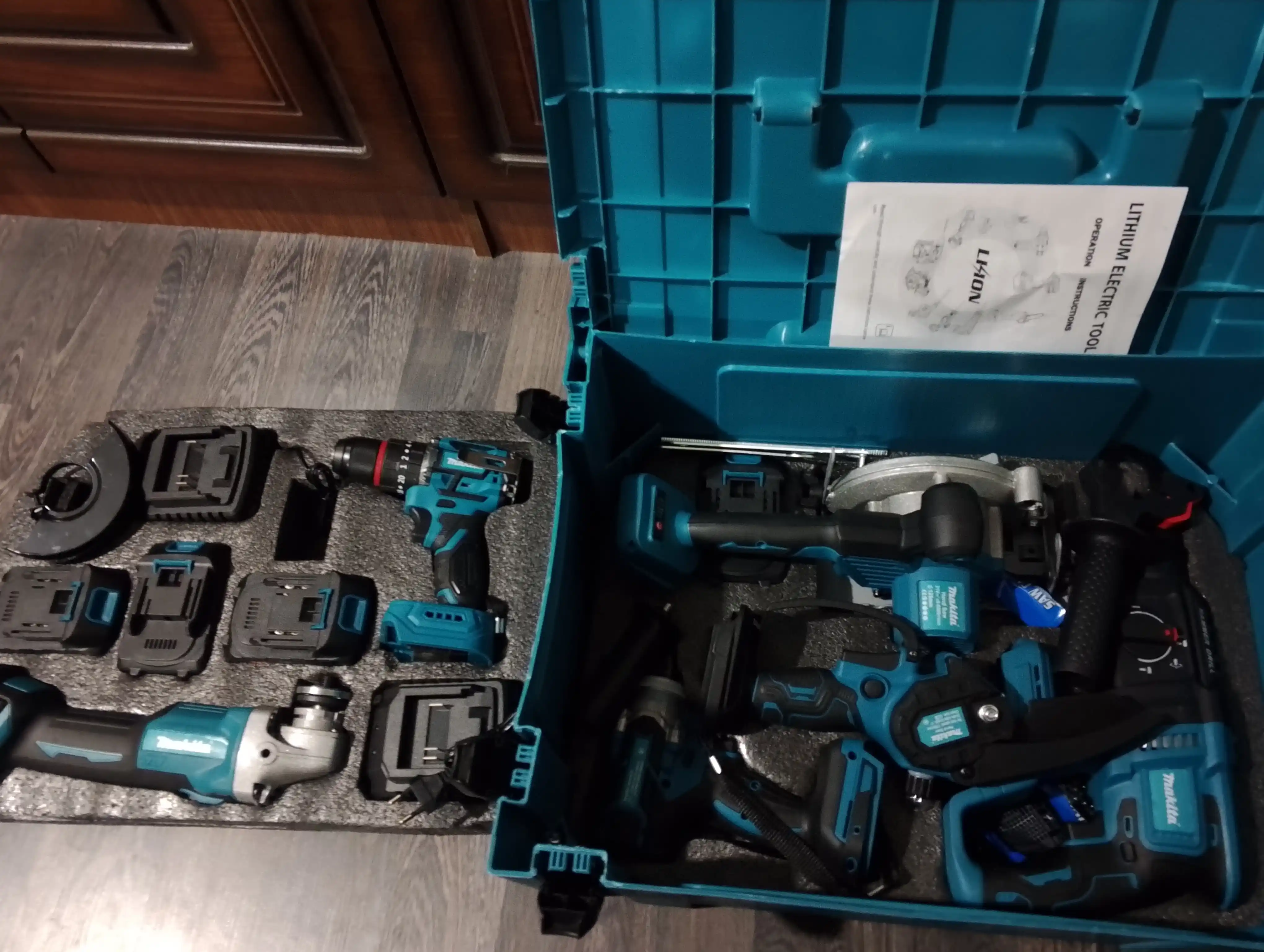 Akkumulyatorli to'plam 6 tasi 1 da, perforator, shurupovert, gaykovert, bolgarkа, arra