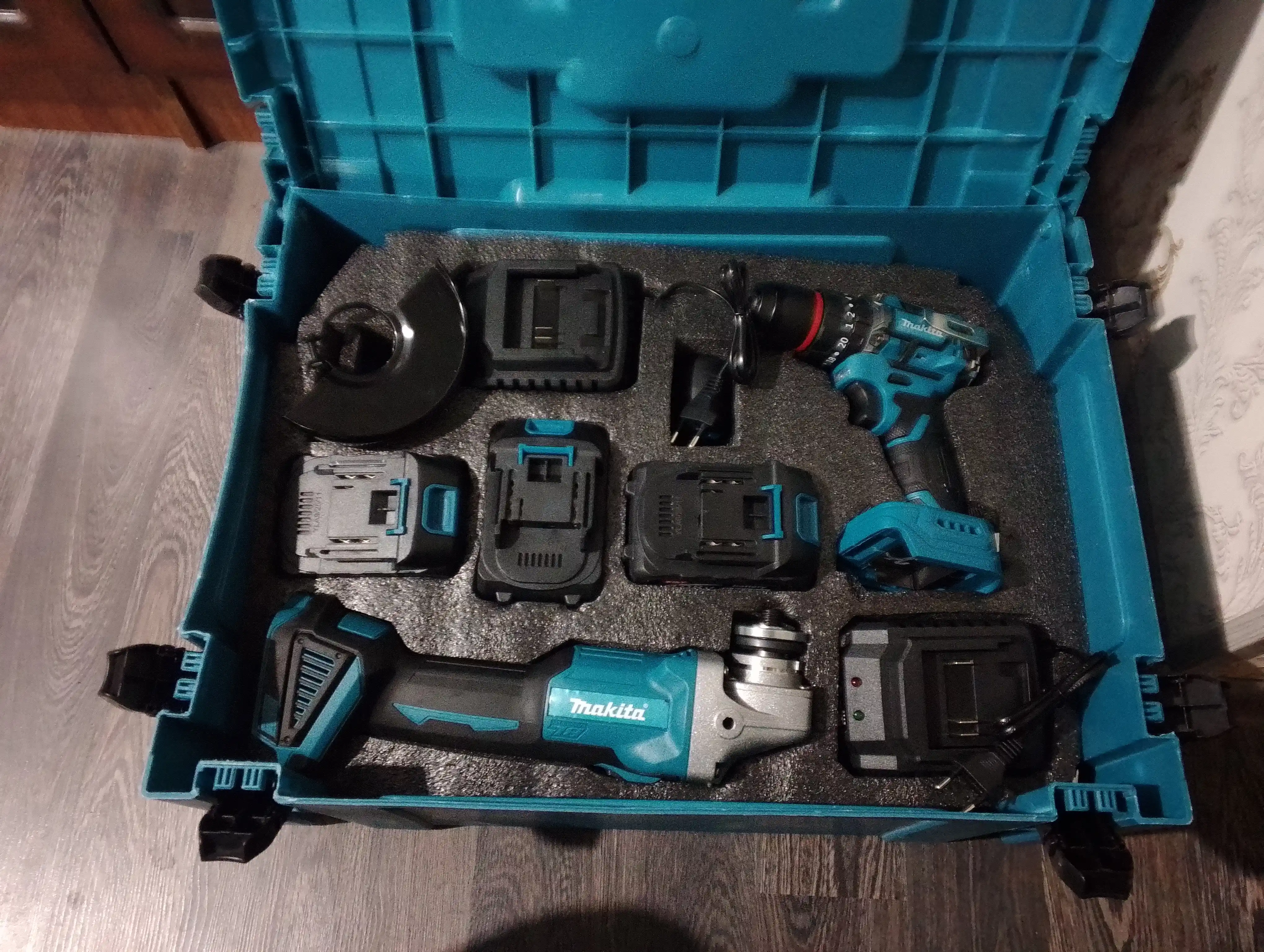 Akkumulyatorli to'plam 6 tasi 1 da, perforator, shurupovert, gaykovert, bolgarkа, arra