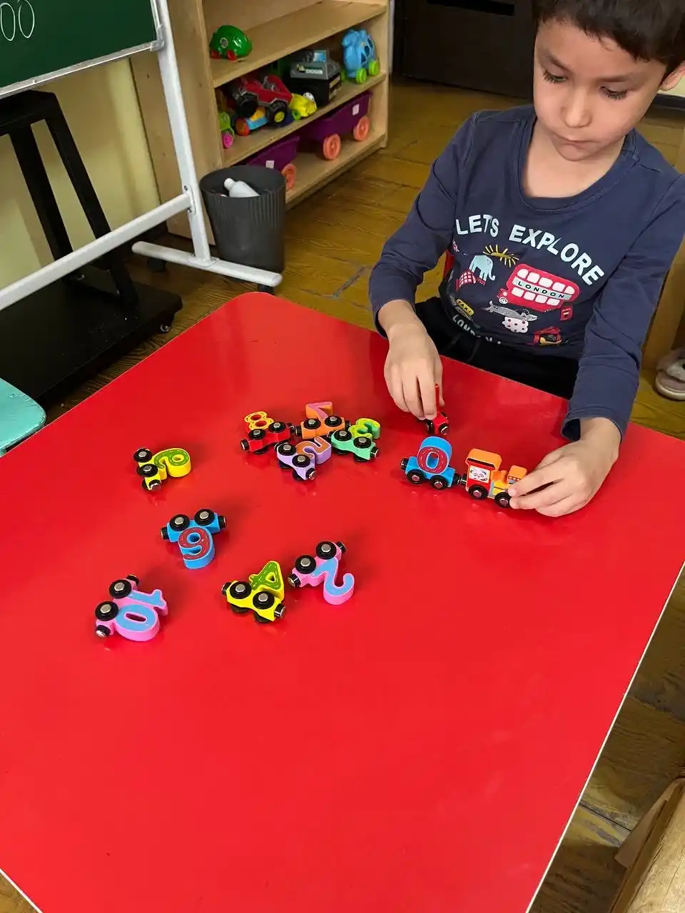 Magnitli yog‘och sonli poyezd, 0–10, Montessori rivojlantiruvchi bolalar o‘yinchog‘i