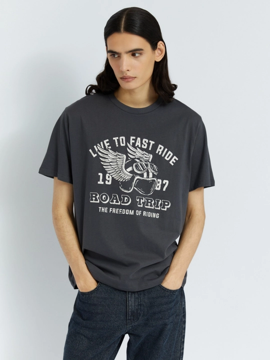 Erkaklar uchun oversize futbolka NEO