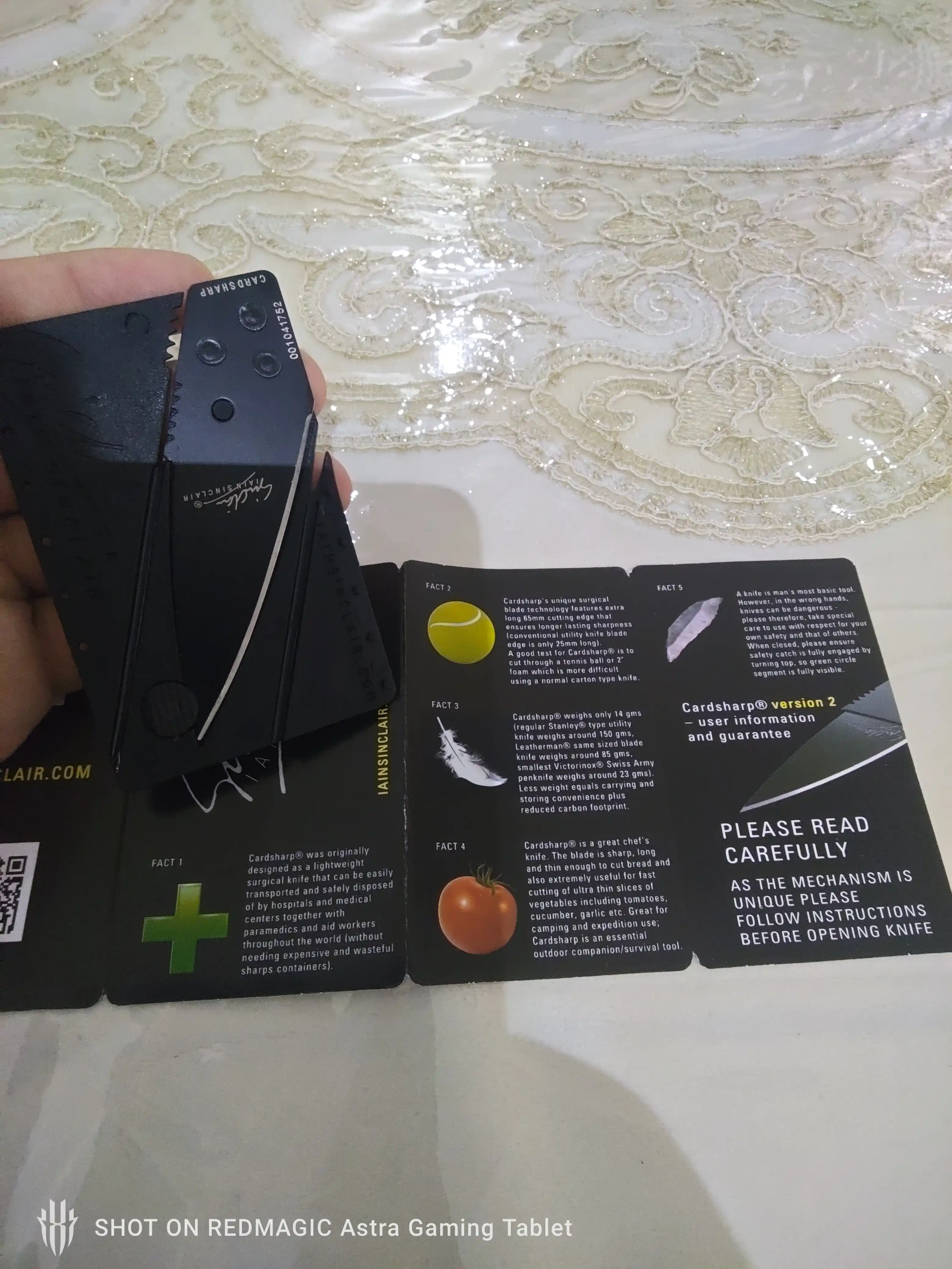 Pichoq-kredit karta, pichoq karta buklanadigan vizitka
