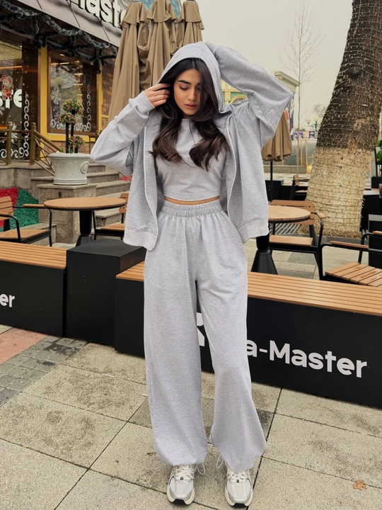 Sport kiyimi, ayollar sport velur kostyumi: yashinli kurtka va shim, standart S-XL