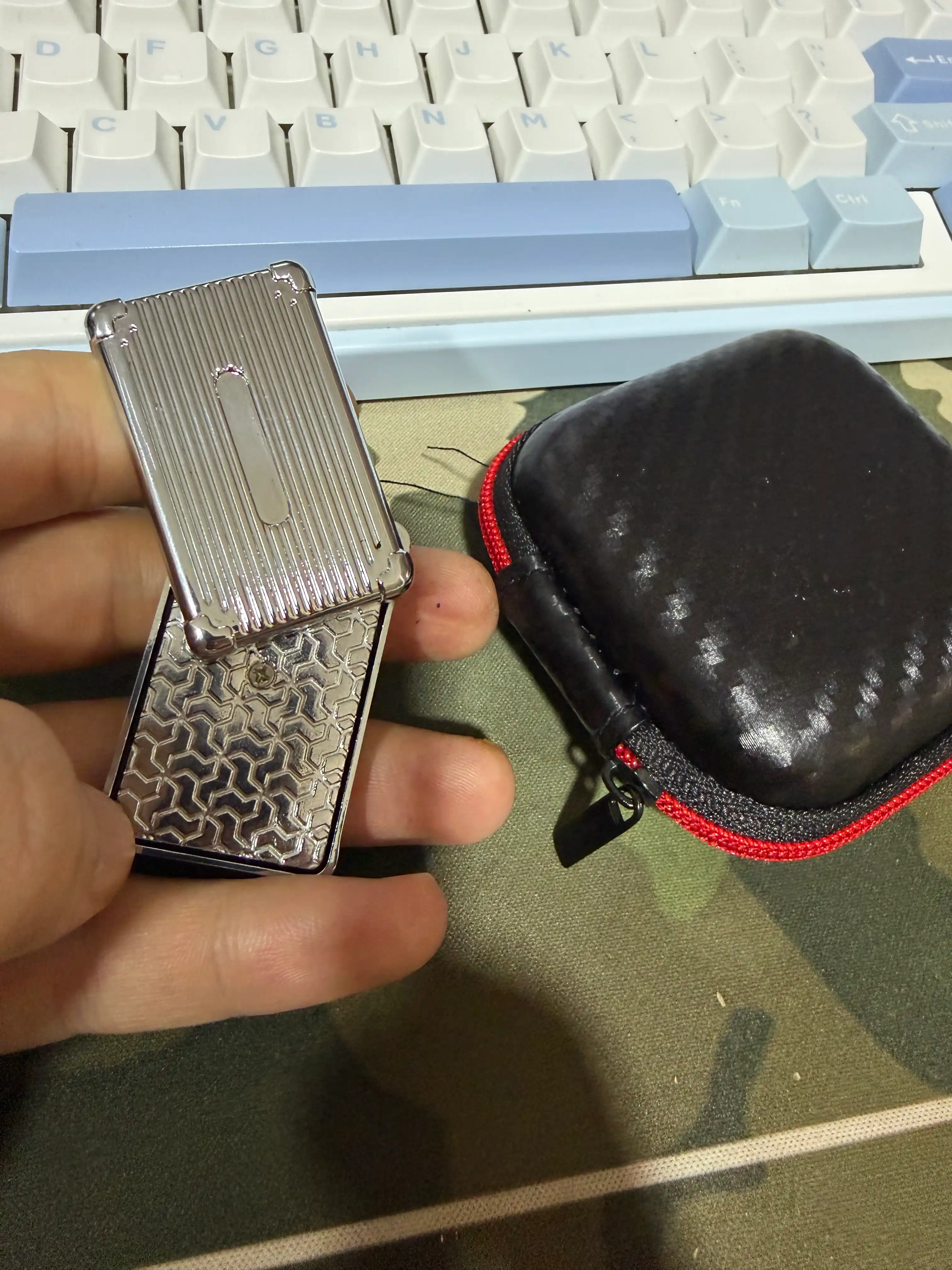 Magnitli antistress slayder Metal Case, pulni yechib olish uchun maxsus narxda;)
