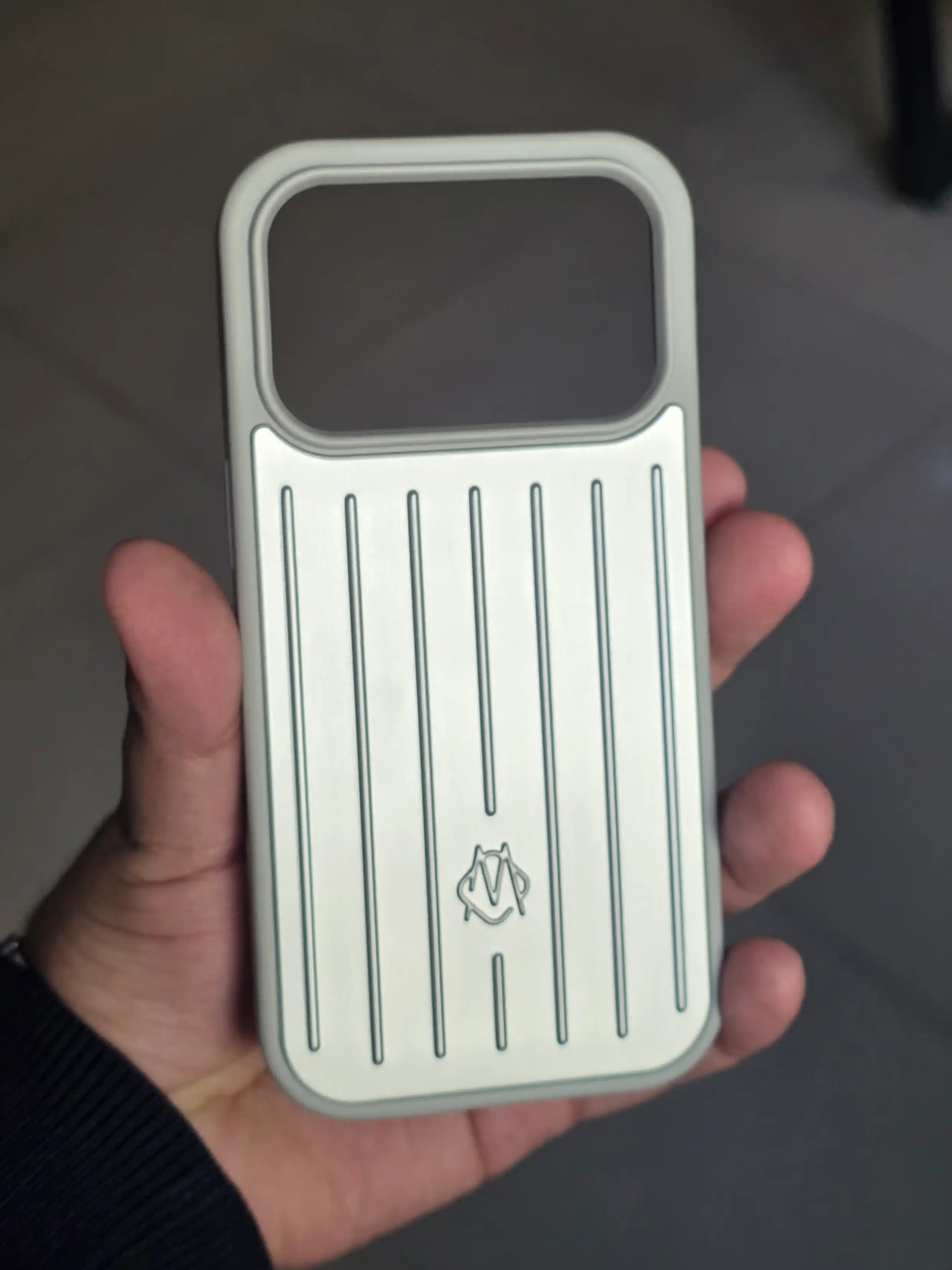 IPhone 16 va iPhone 17 uchun Rimowa telefon g‘ilofi, zarbaga chidamli, himoyalovchi