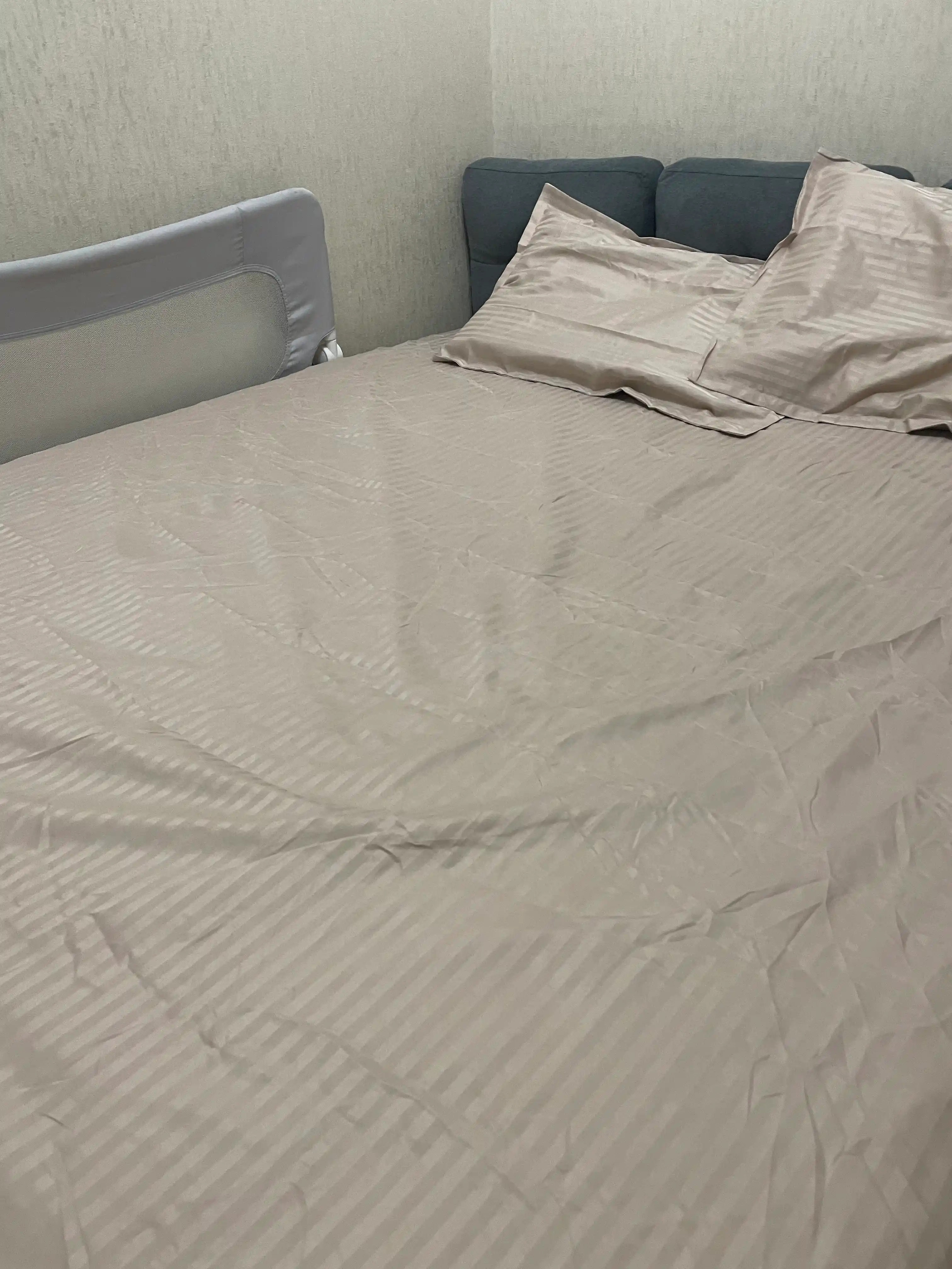 Choyshab rezina tasmali, yostiq jild bilan 50x70 sm