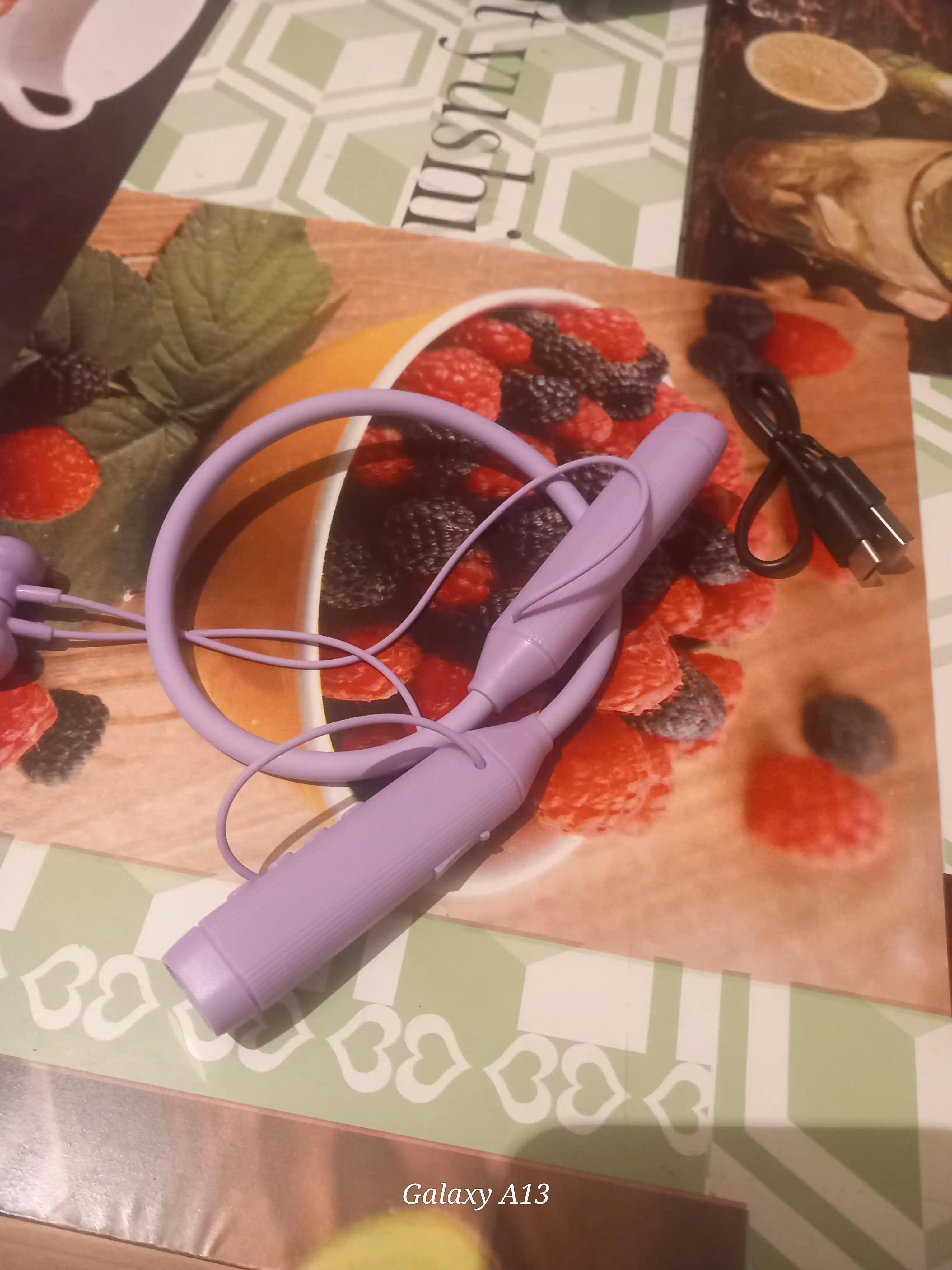 Simsiz sport minigarnituralari, bo'yin jantali, raqamli displey, Bluetooth BT-107, magnit
