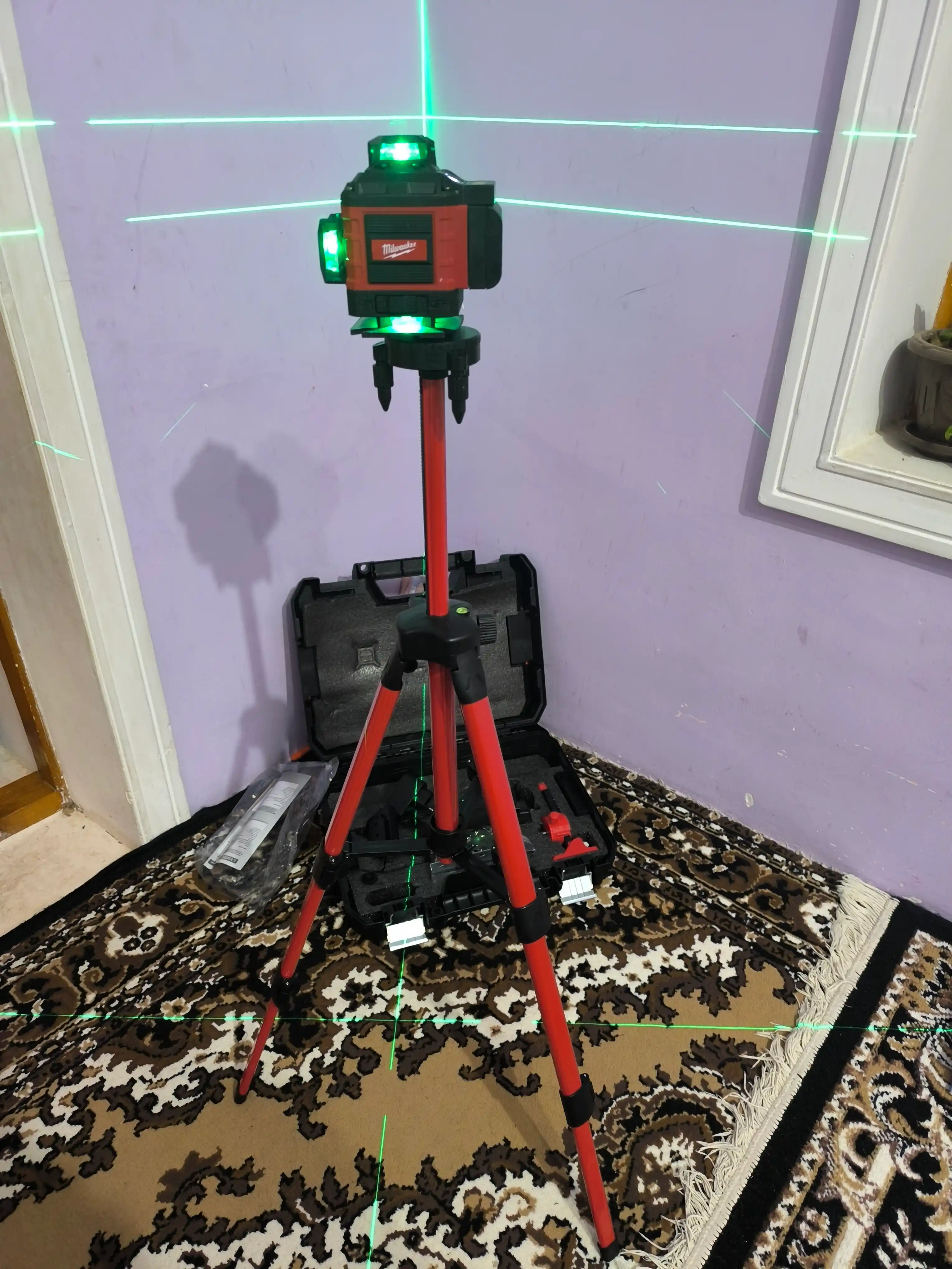 Лазерный уровень 4D D16, со стойкой