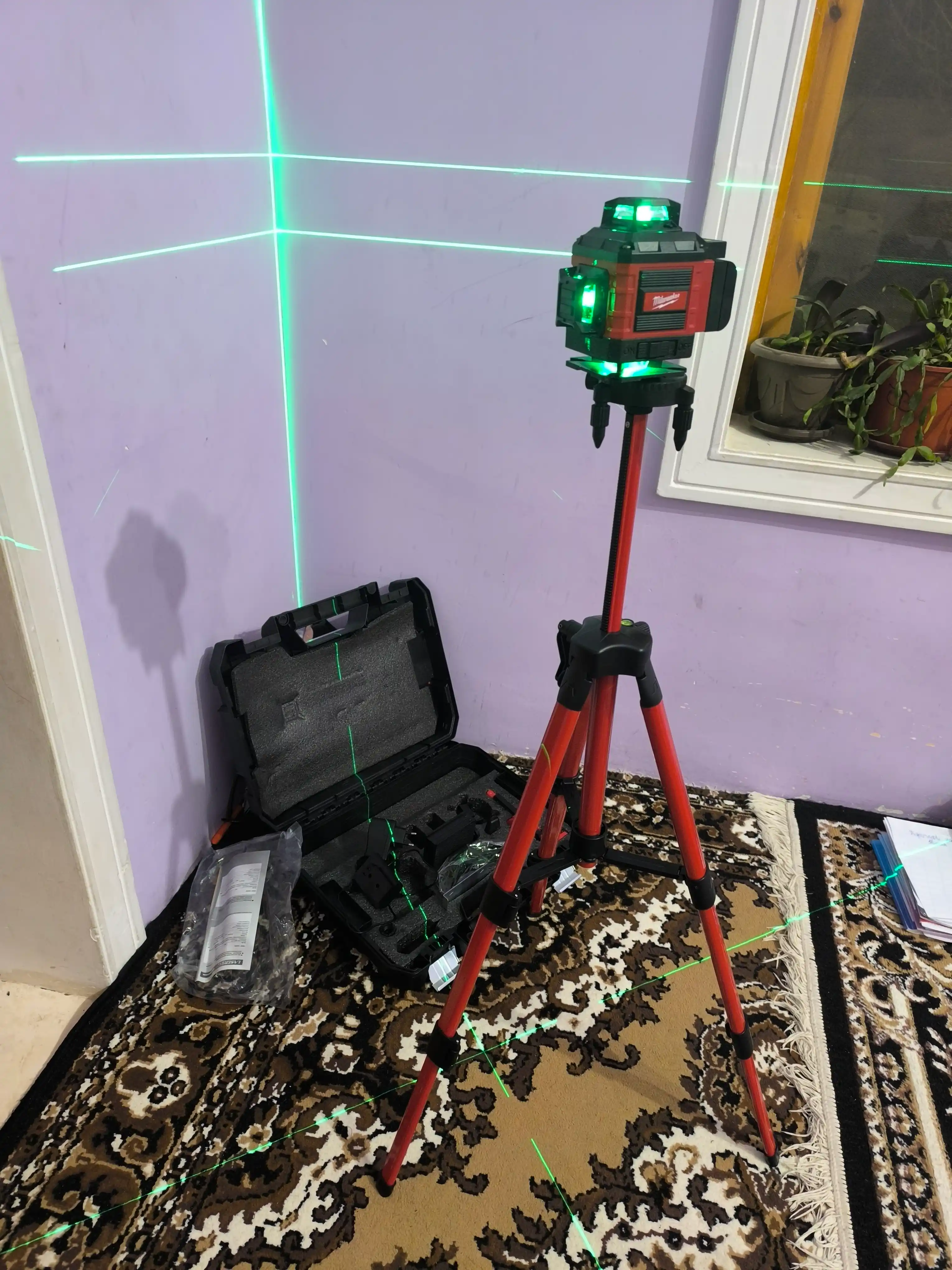 Лазерный уровень 4D D16, со стойкой