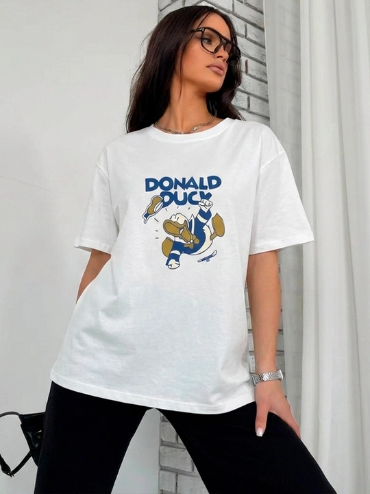 Ayollar futbolkasi