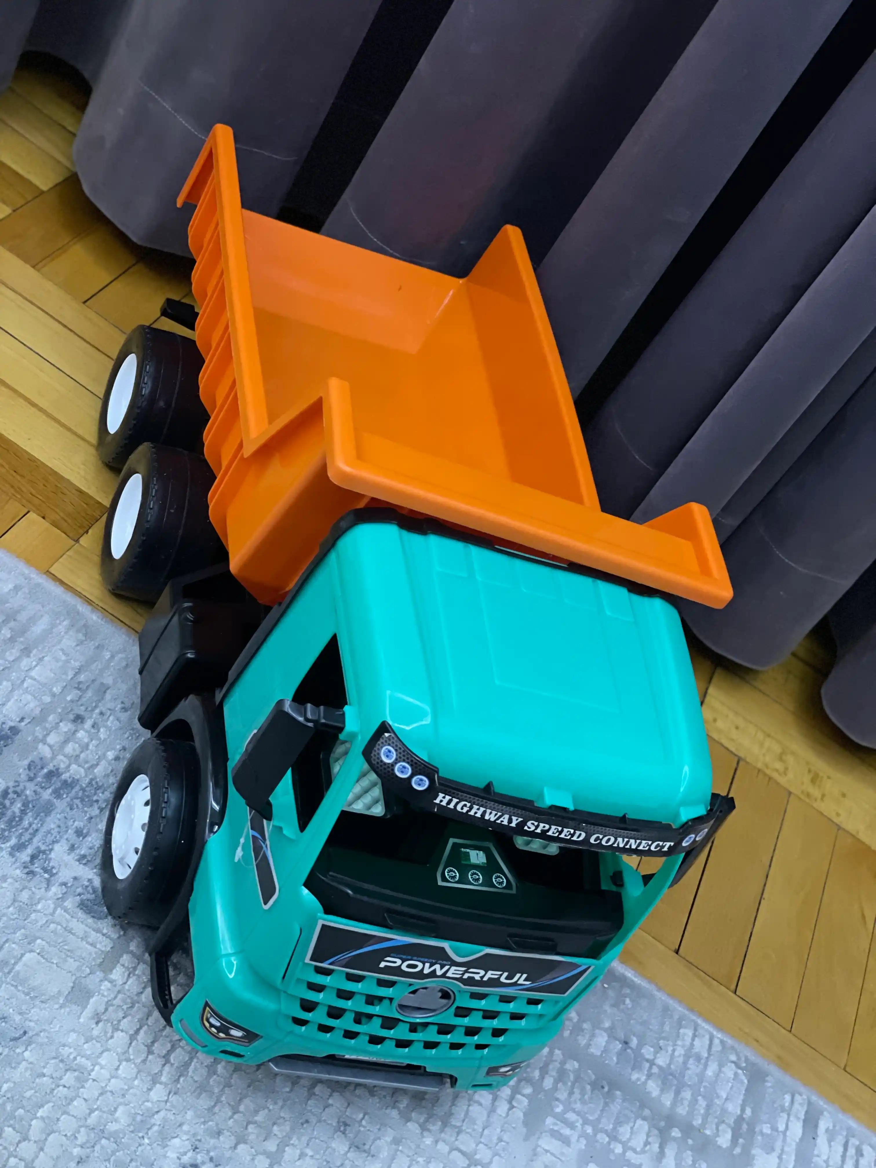 Kamaz o‘yinchoq, samosval mashinasi, yuk mashinasi, o‘g‘il bolalar uchun maxsus texnika