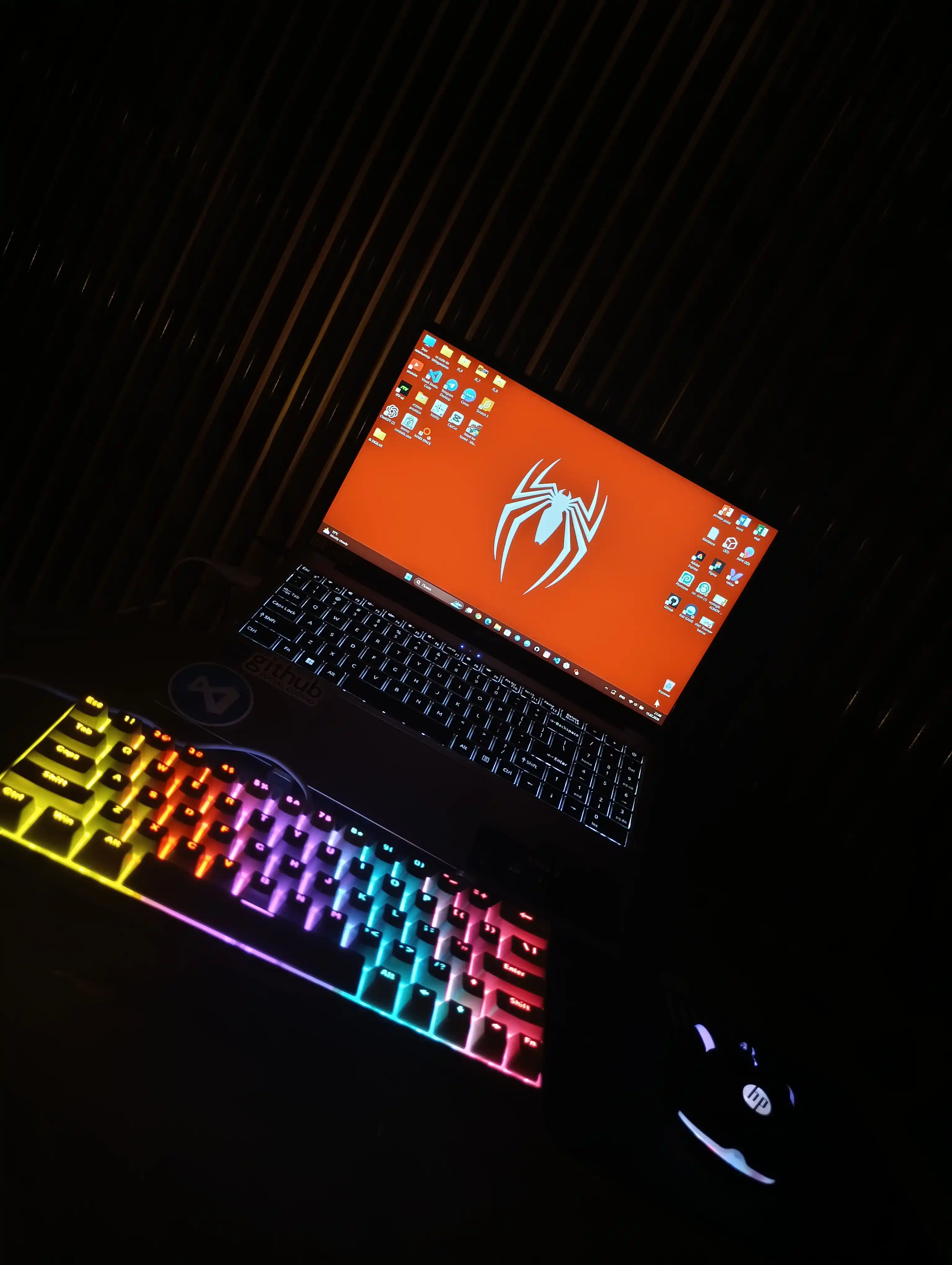 Zifrind Rgb mexanik o‘yin klaviaturasi, 98 ta o‘yin tugmasi va multimedia bilan yoritilgan