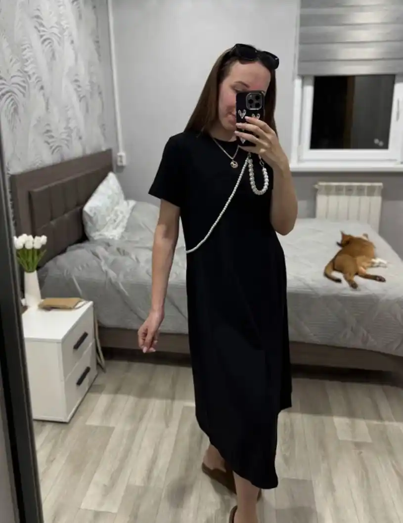 Ayollar uchun kundalik midi ko‘ylak, asosiy kesimli, har qanday uslubli obrazlar uchun mos