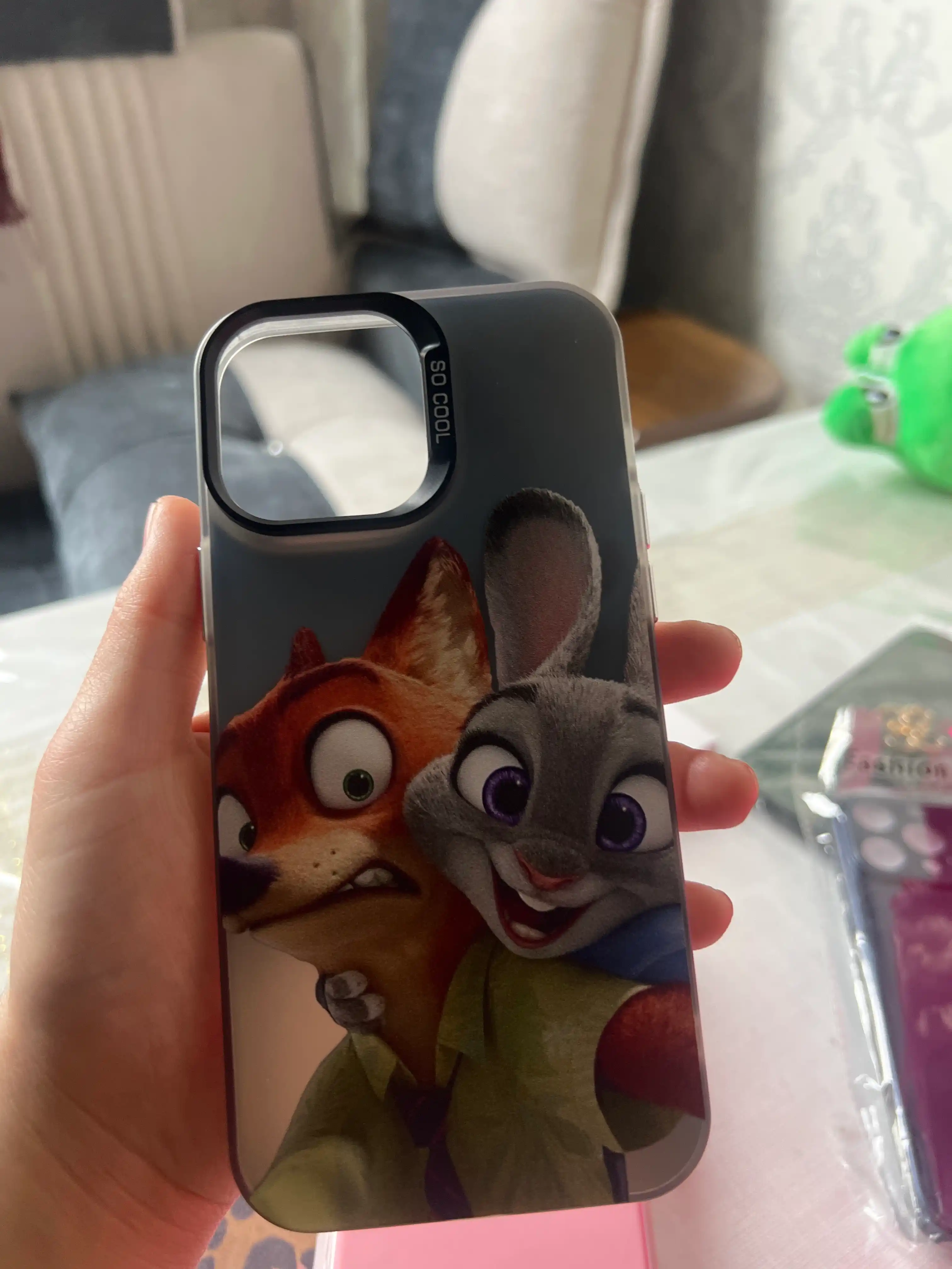 Чехлы для iPhone 13, 14, 15, 16 Pro, Pro Max силикон, дизайн, Зверополис
