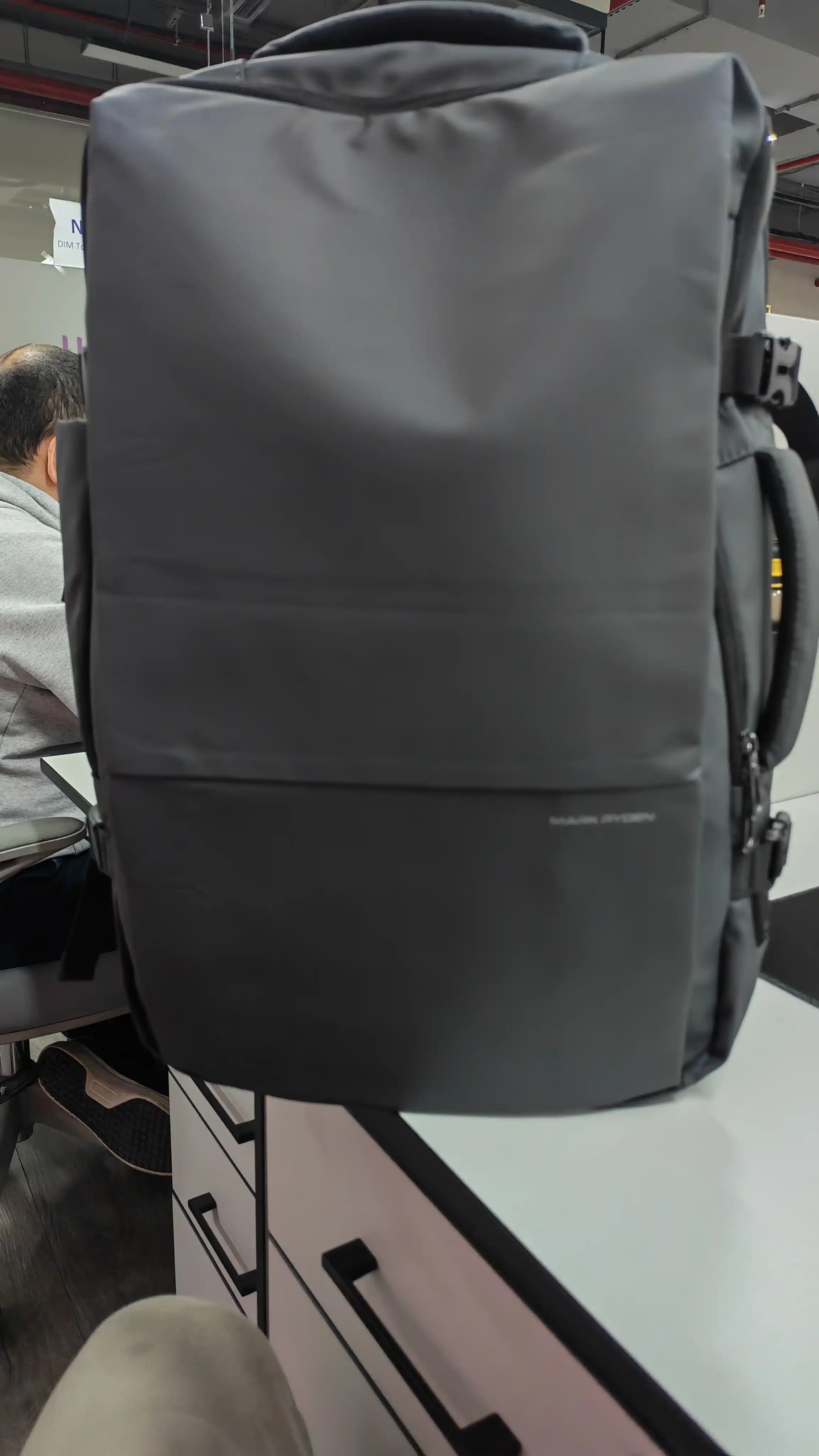 Рюкзак-трансформер Mark Ryden MR9822KR для ноутбука 17,3"-18", для путешествий, Oxford