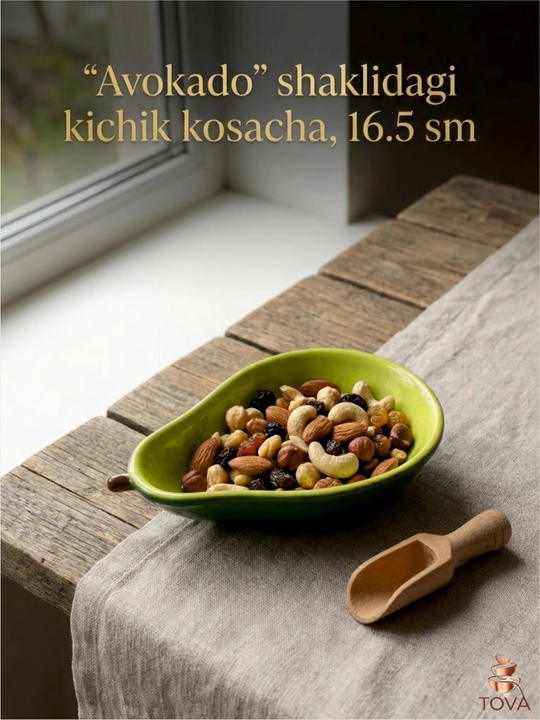 "Avokado" shaklidagi kichik keramik sousnik, 16 sm. Yong'oq, sous va sneklar uchun idish - 