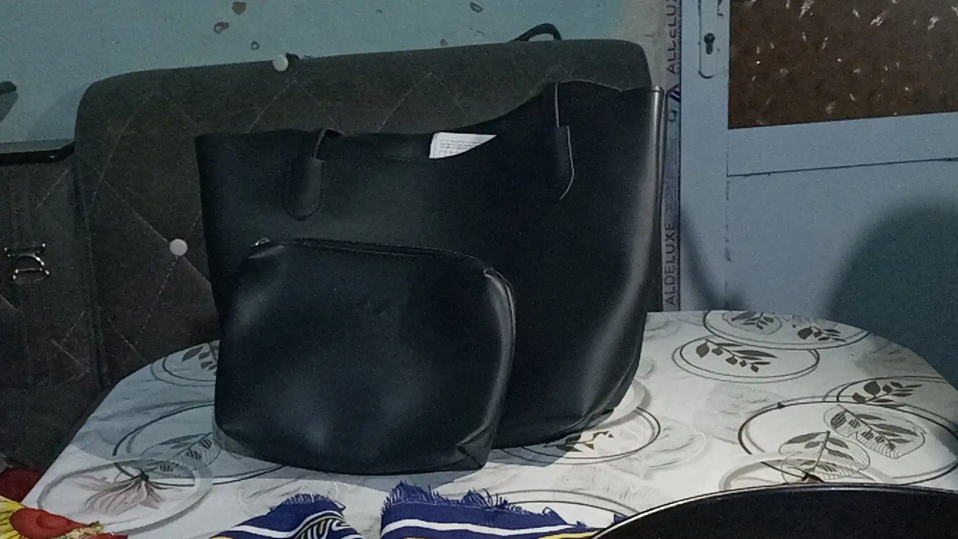 Ayollar sumkasi 2 tasi 1 da, katta o'lchamda, astarsiz, kosmetik sumka bilan