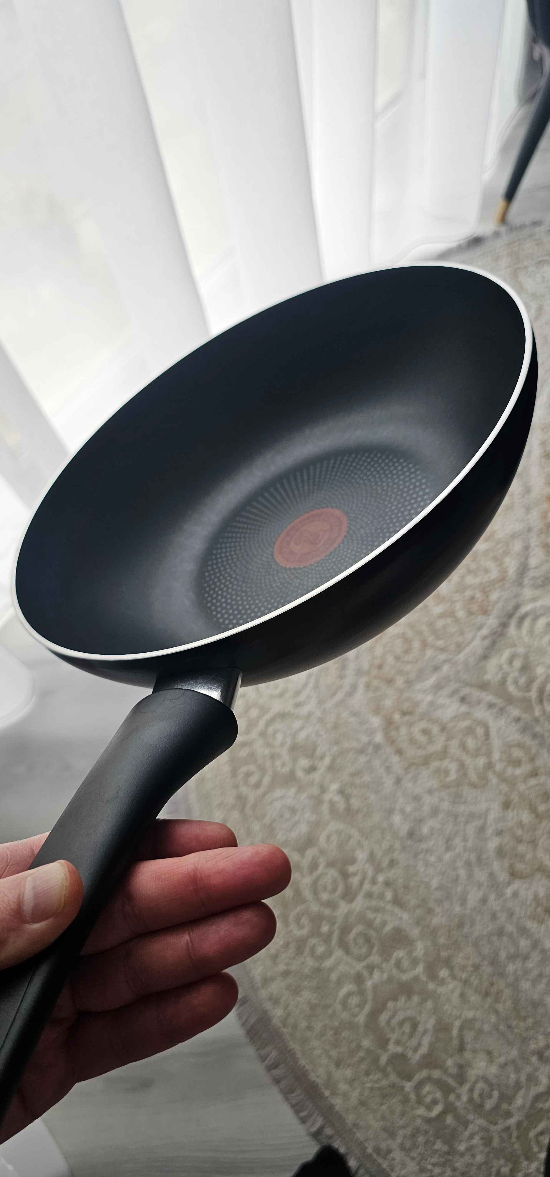 Антипригарная сковородка TEFAL JUST, BRUT, STRENGTH 20 / 22 / 24 / 26 / 28 см