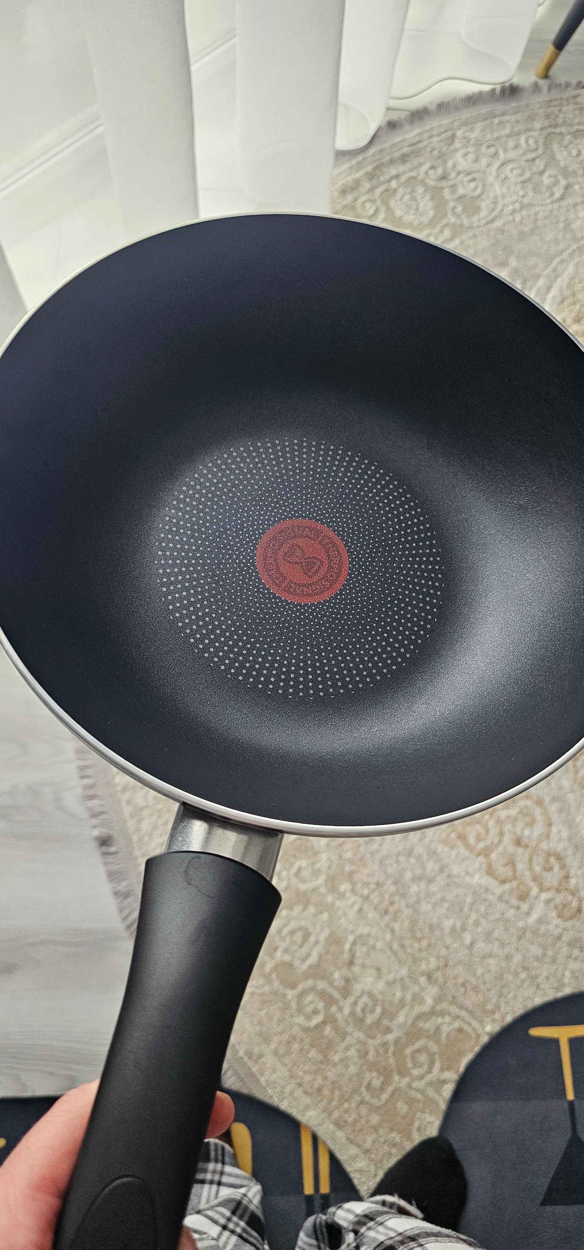 Антипригарная сковородка TEFAL JUST, BRUT, STRENGTH 20 / 22 / 24 / 26 / 28 см