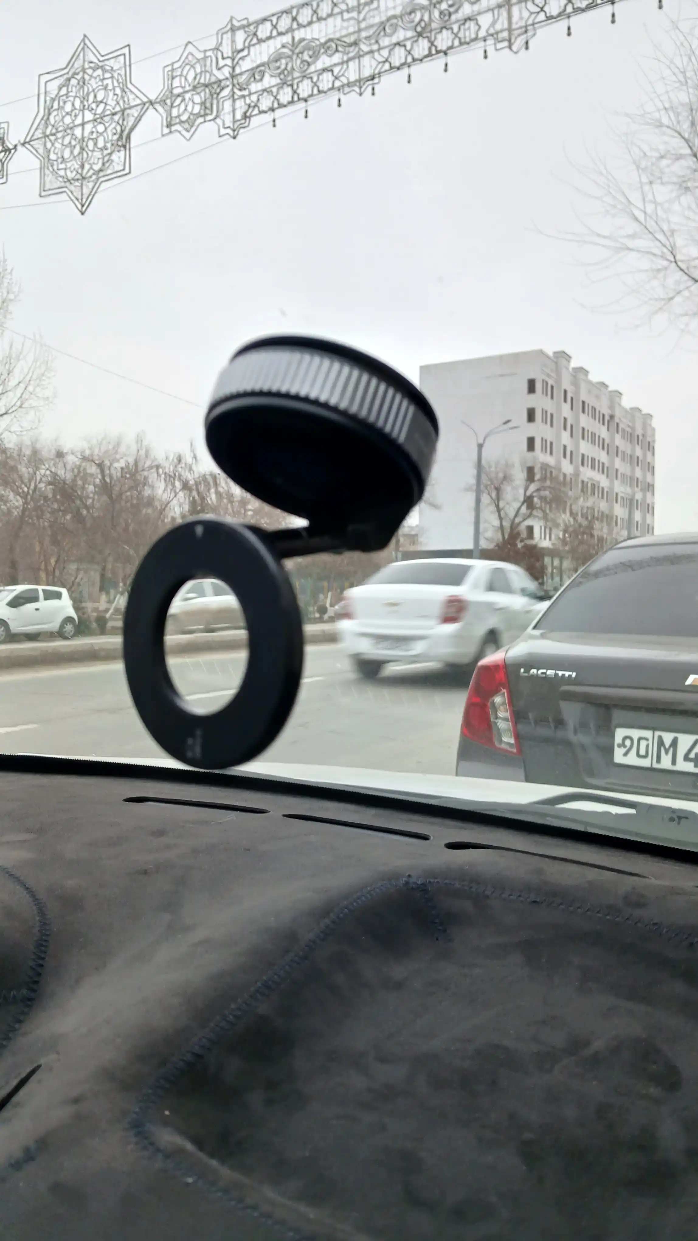 Avtomobil uchun magnit vakuumli telefon ushlagichi Magsafe bilan, 360 darajali, prisoskali