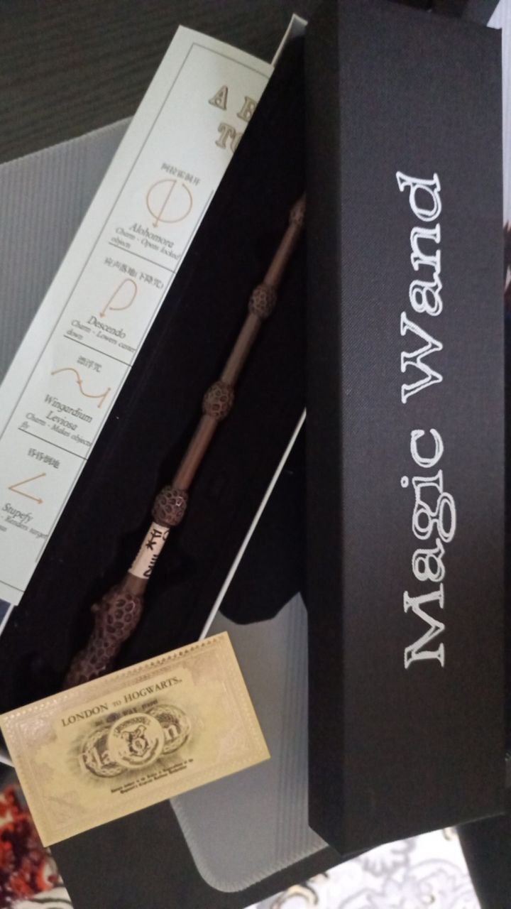 Chiroqli sehrli tayoqcha Harry Potter chiroq bilan, Dambldor, Garri Potter, Volendemort
